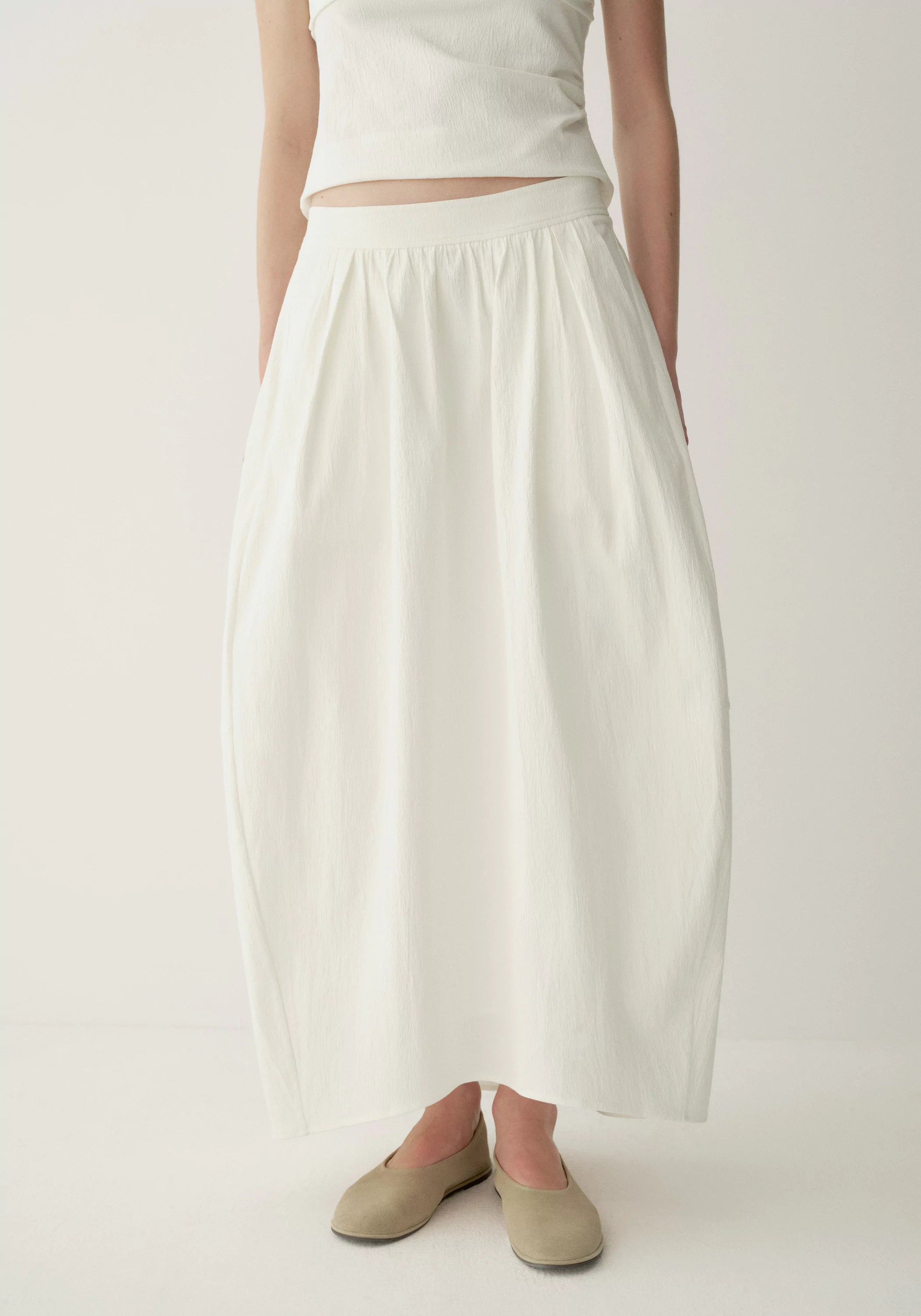 #color_off white