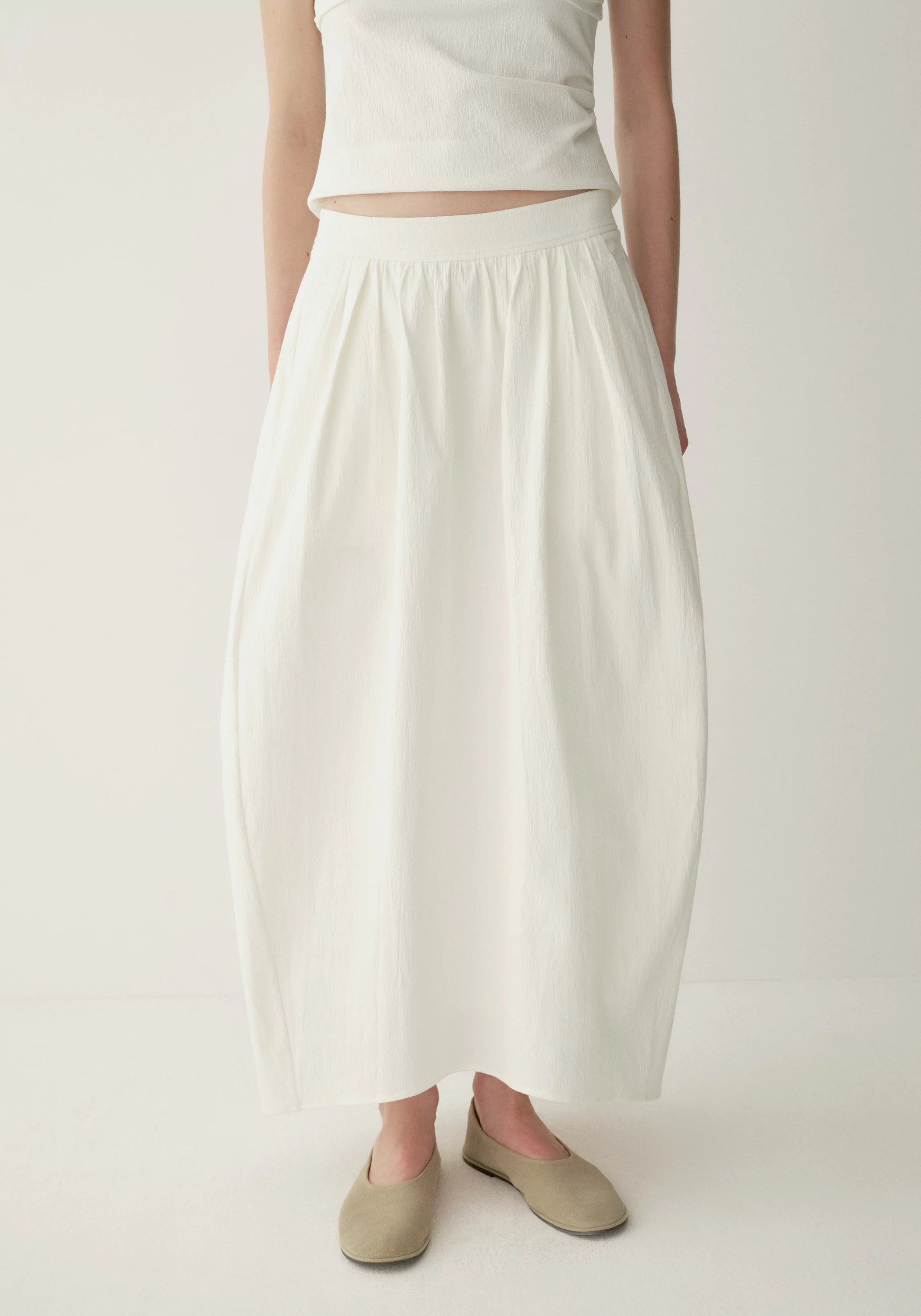#color_off white