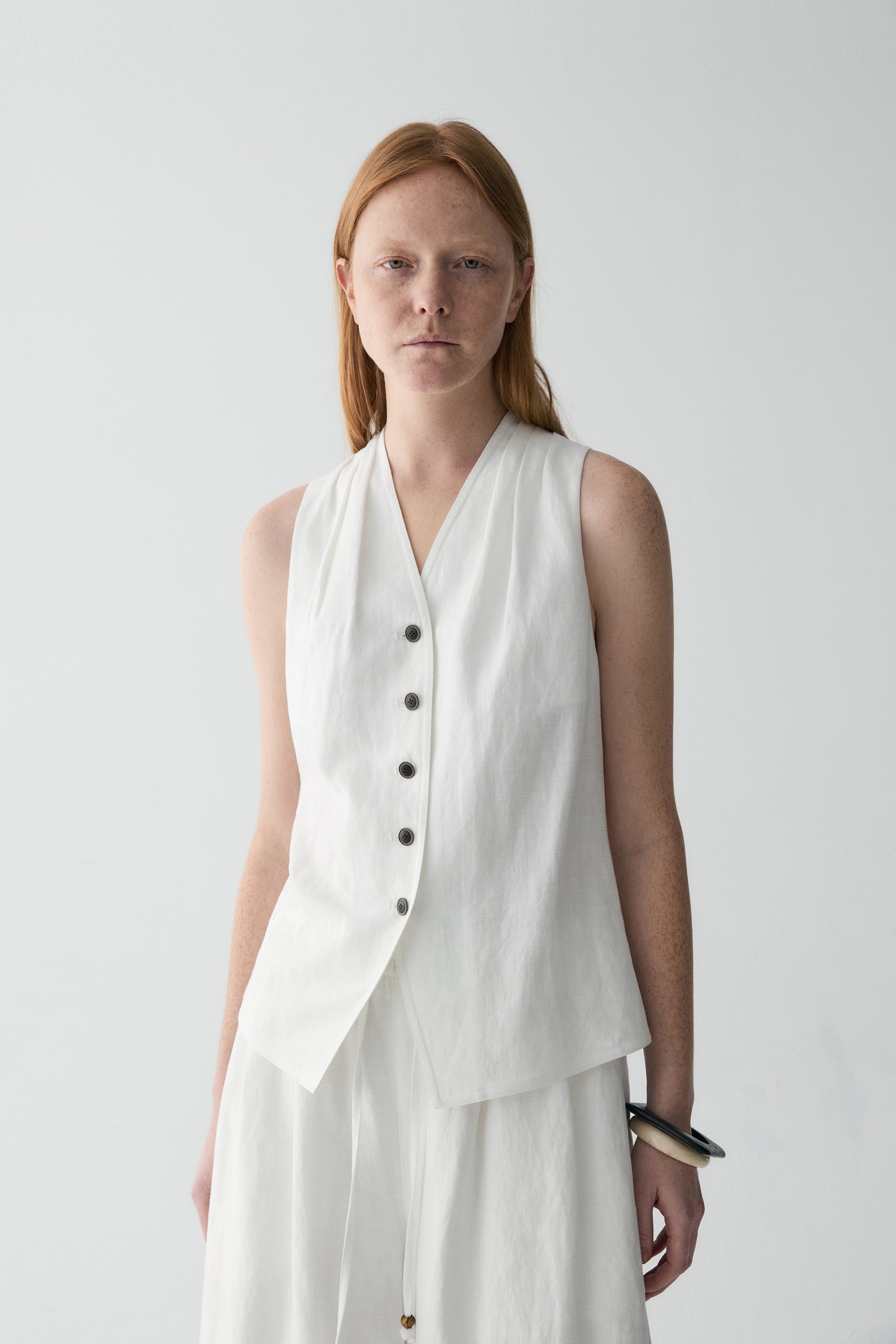 #color_off white
