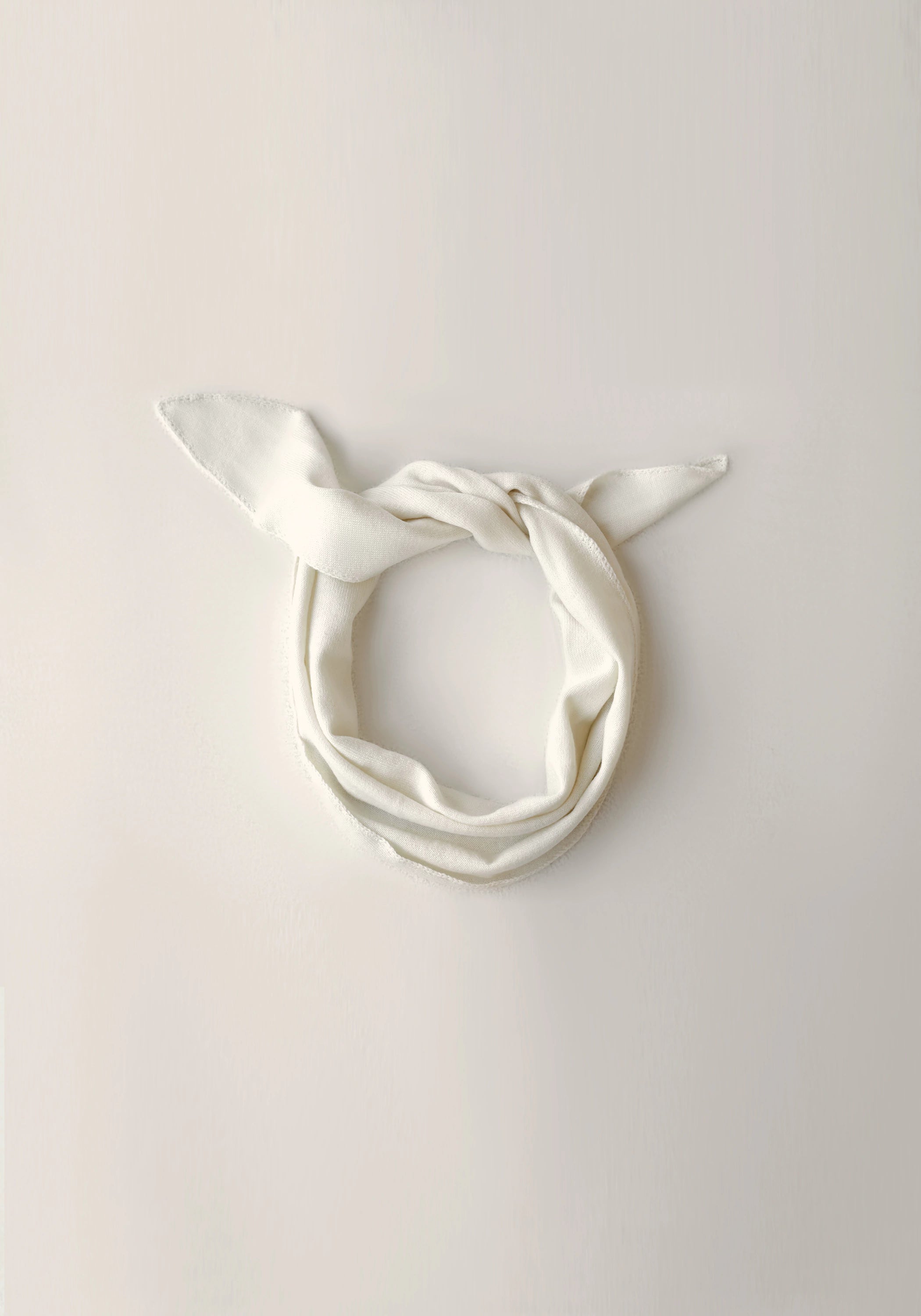 #color_off white