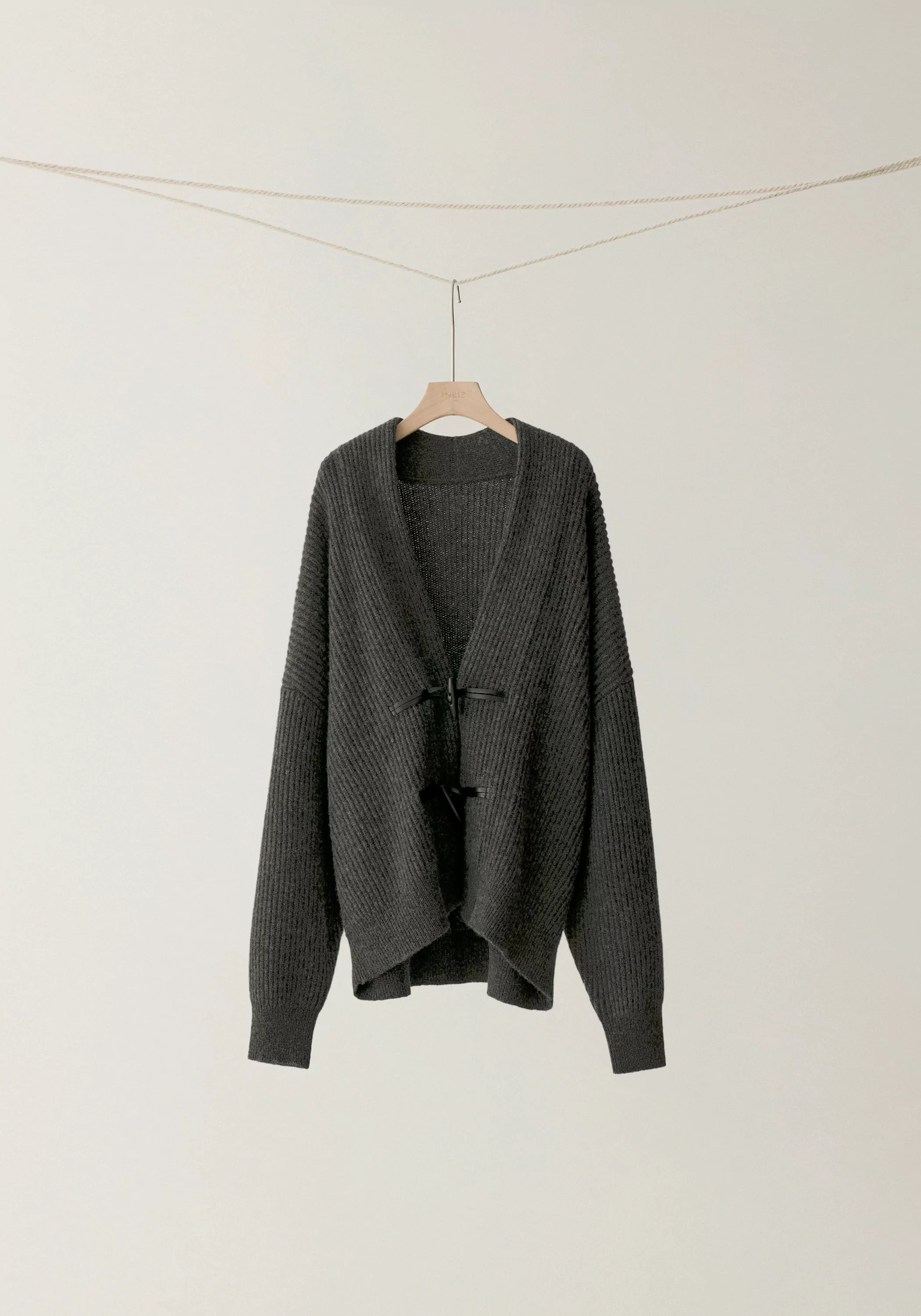 Overlapping-collar Knit Cardigan