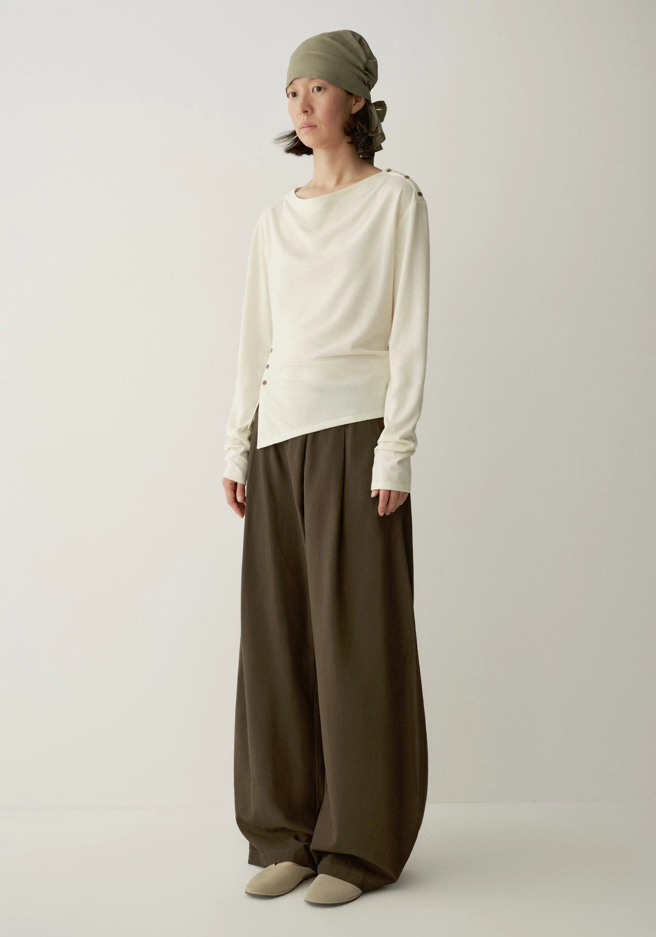 #color_off white