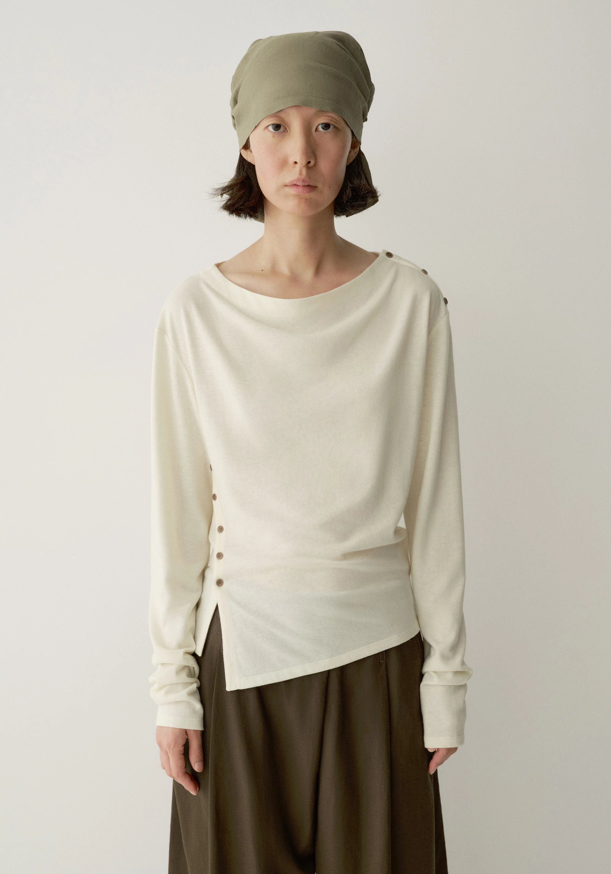 #color_off white