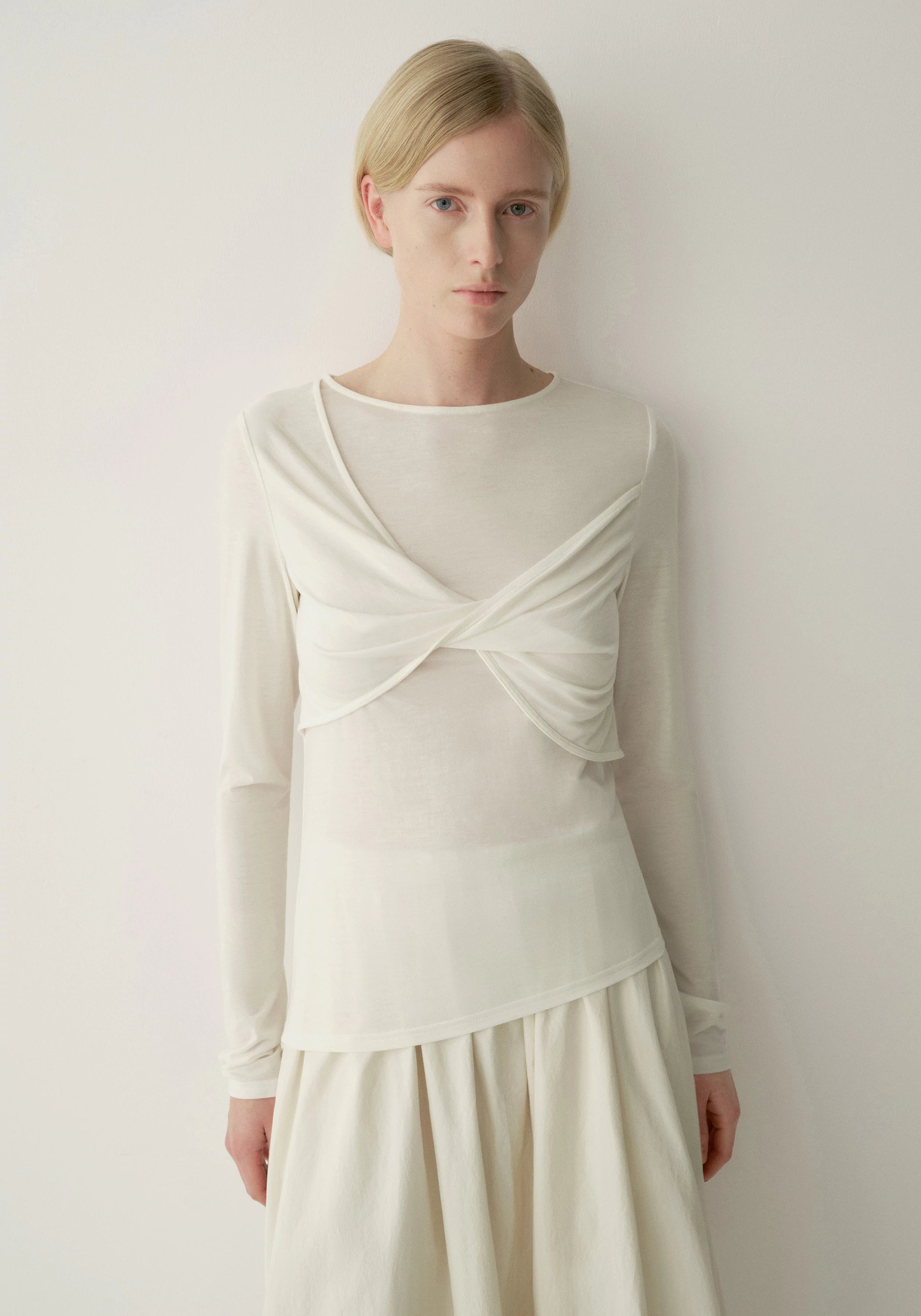 #color_off white