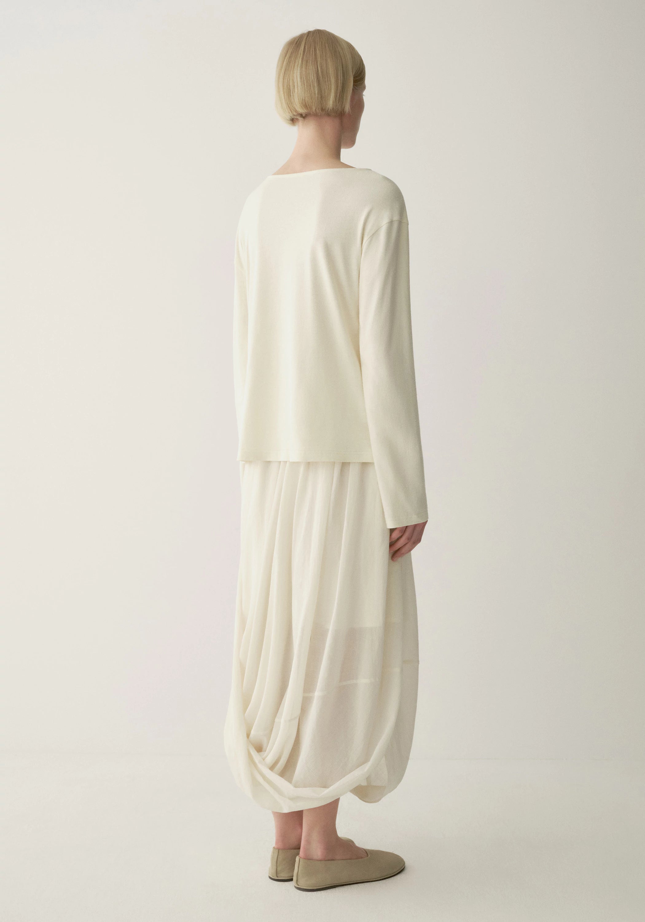 #color_cream white