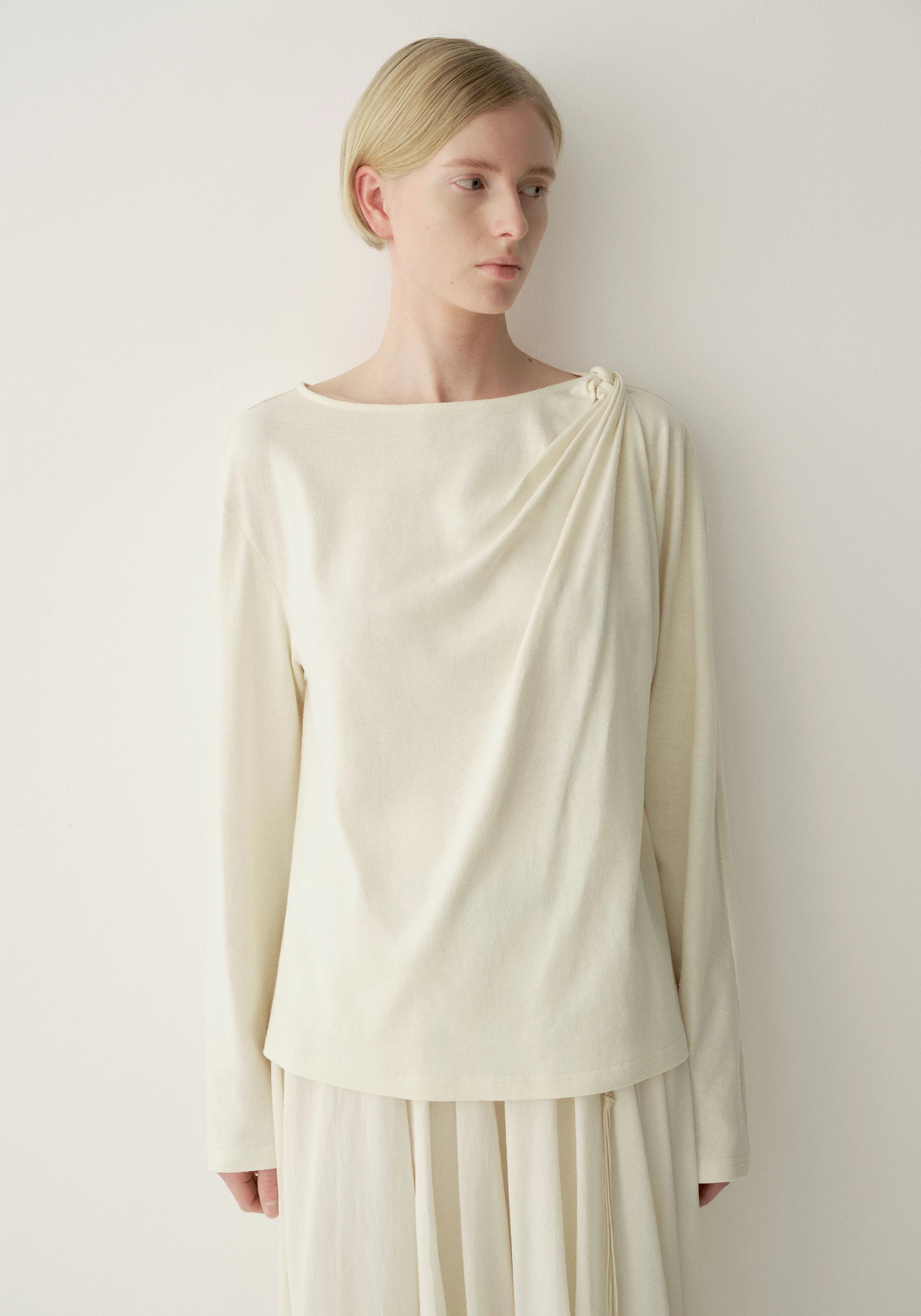 #color_cream white