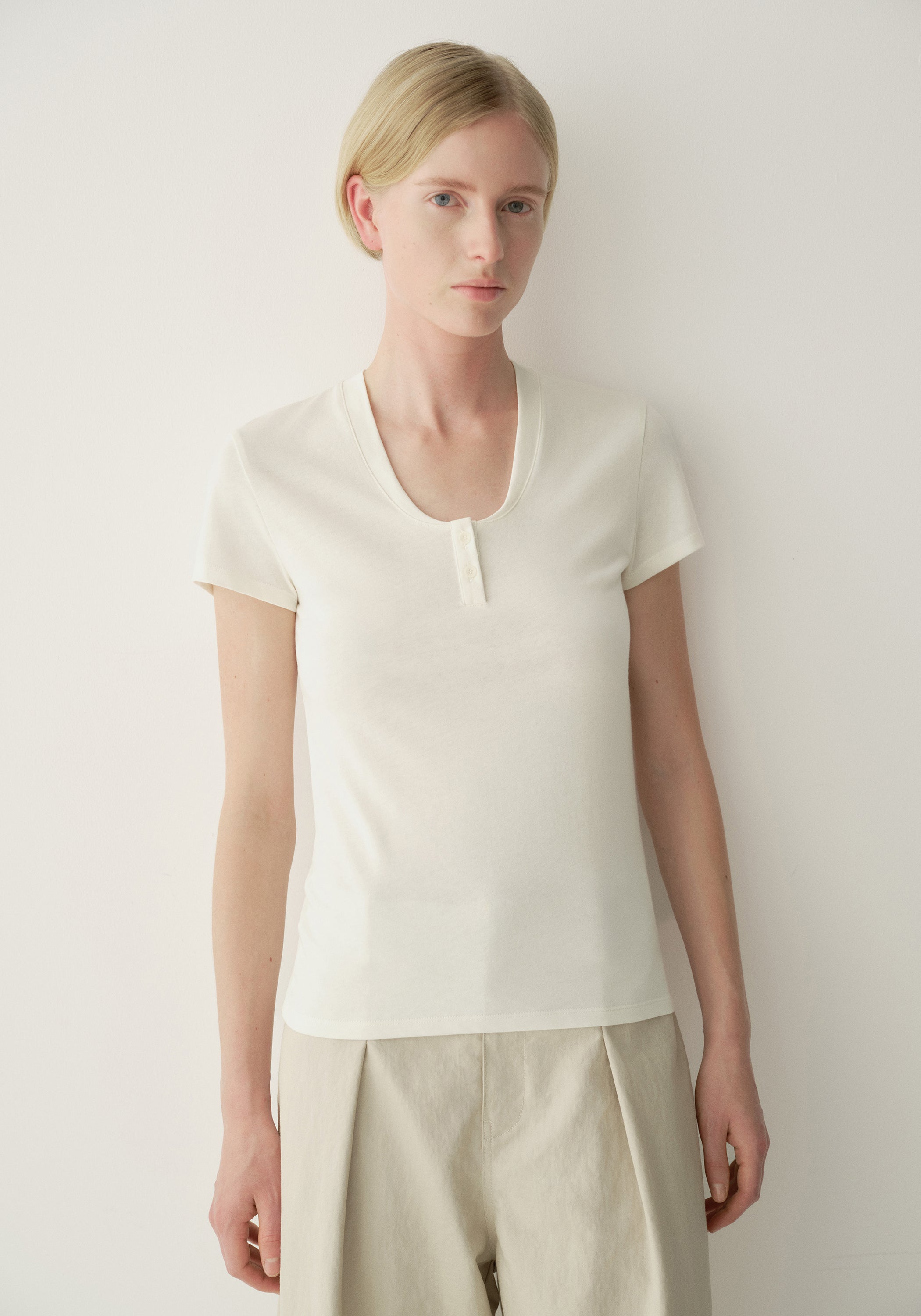 #color_off white