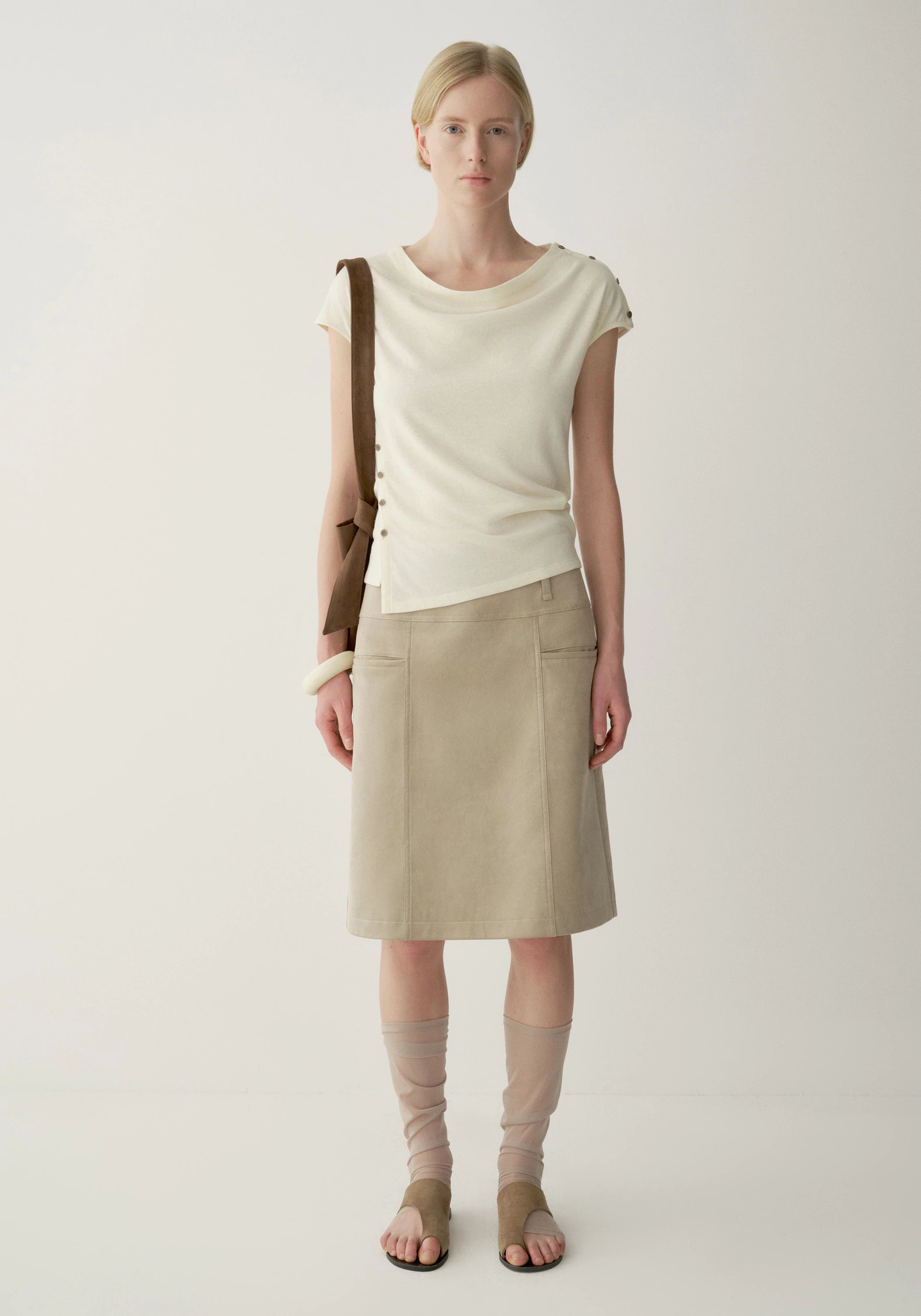 #color_off white
