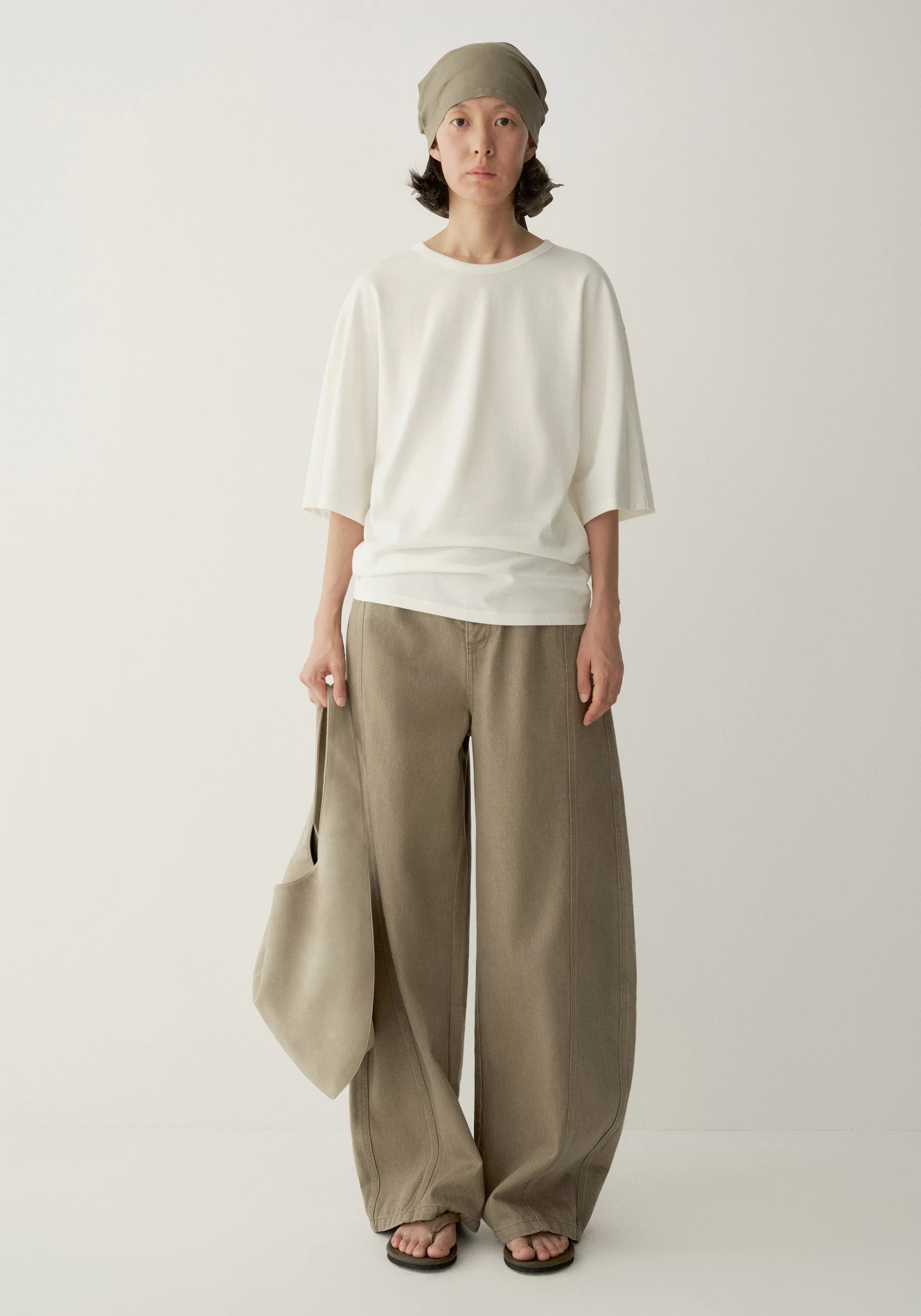 #color_off white