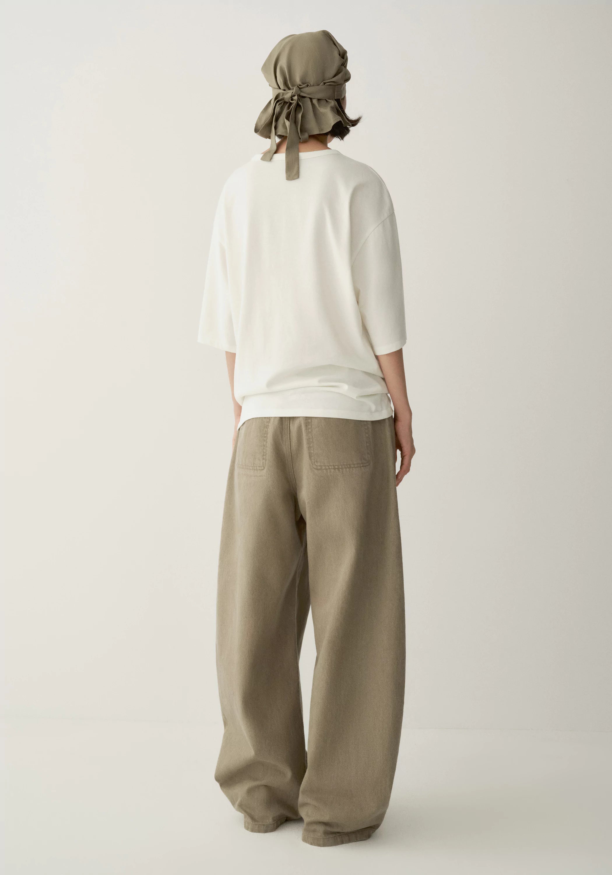 #color_off white