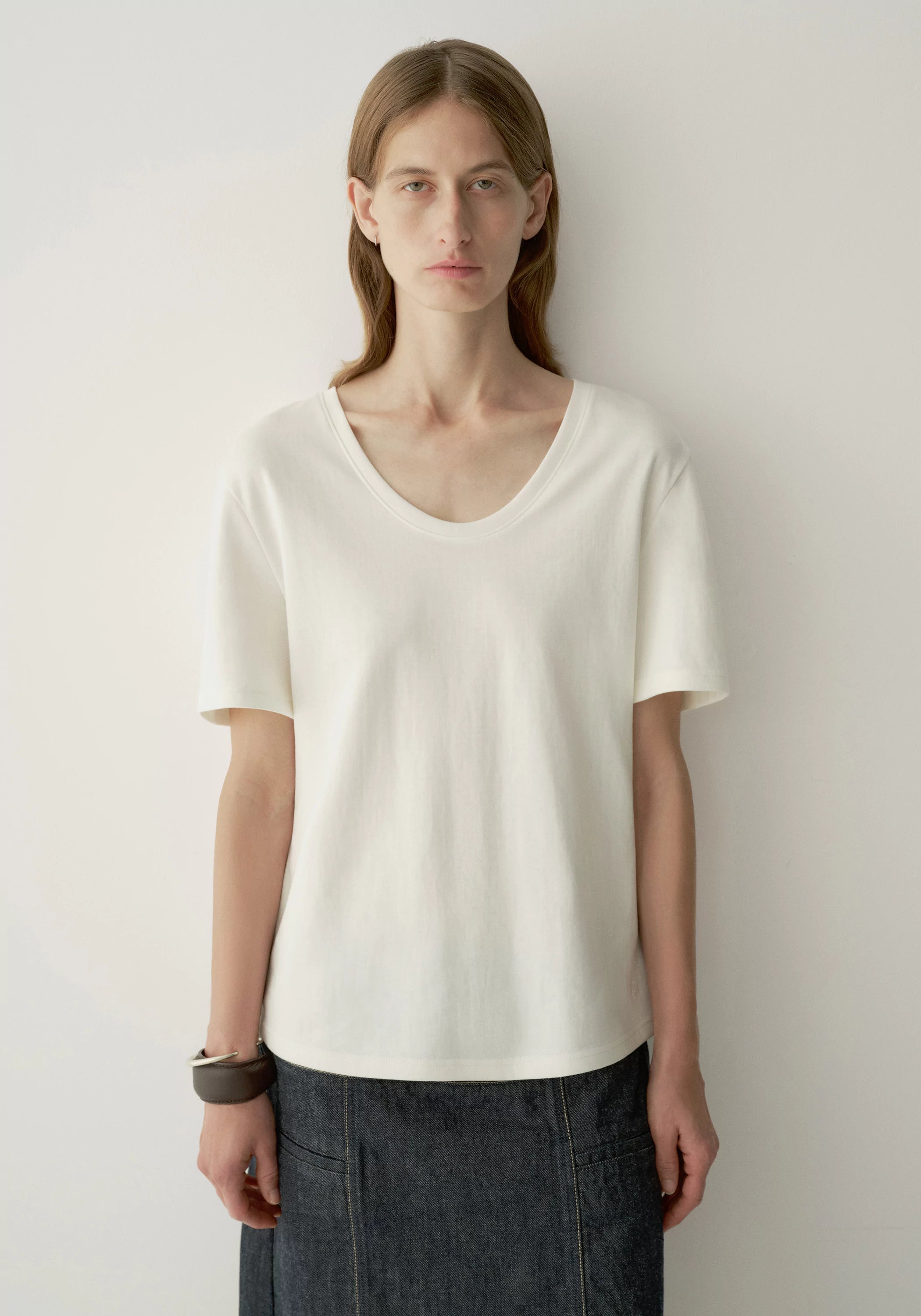 #color_off white