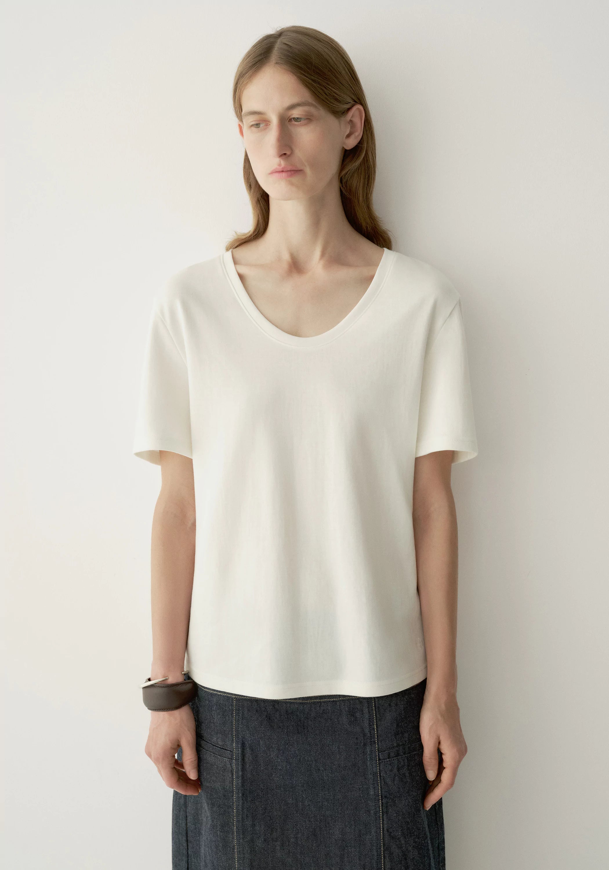 #color_off white