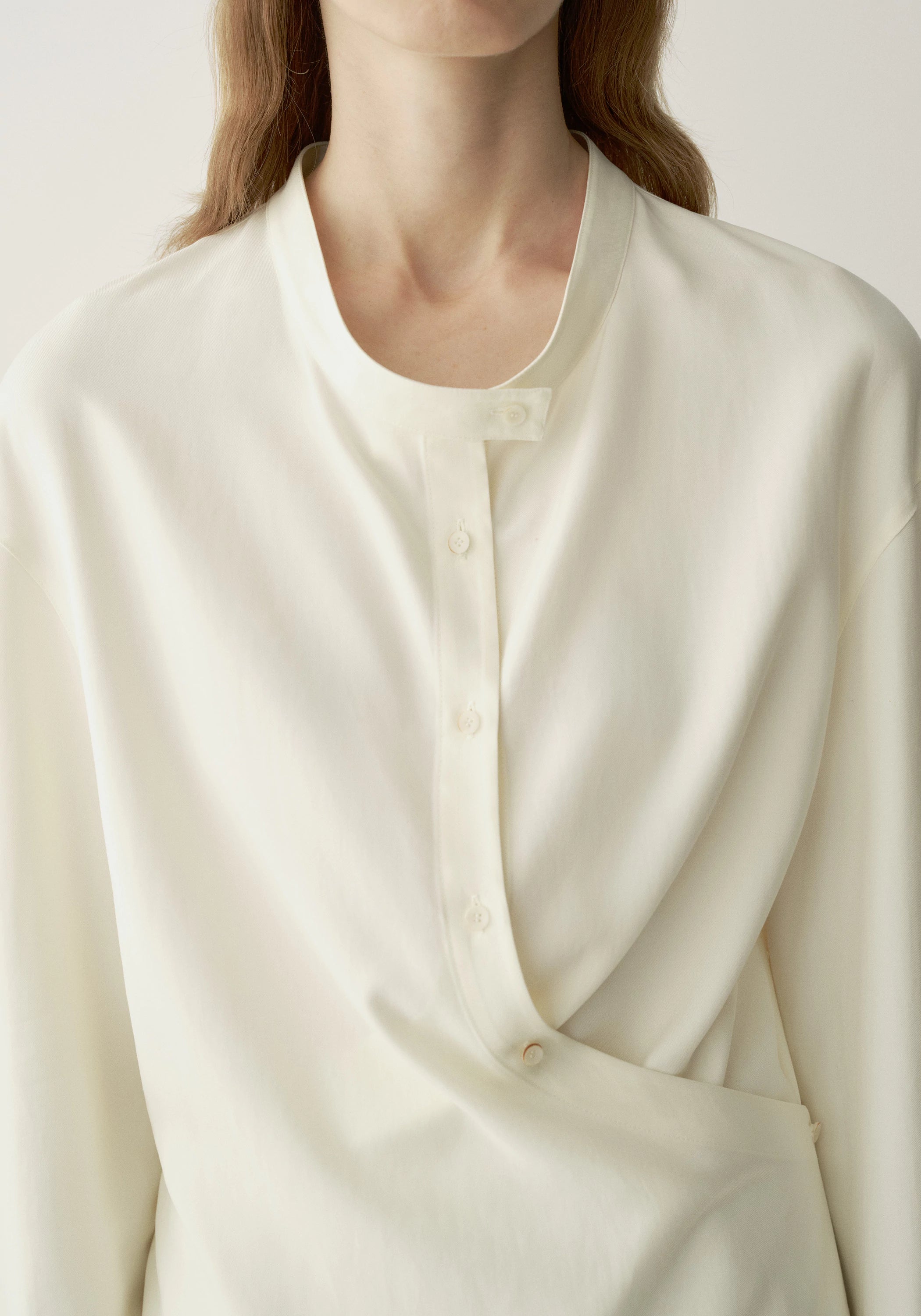 #color_off white