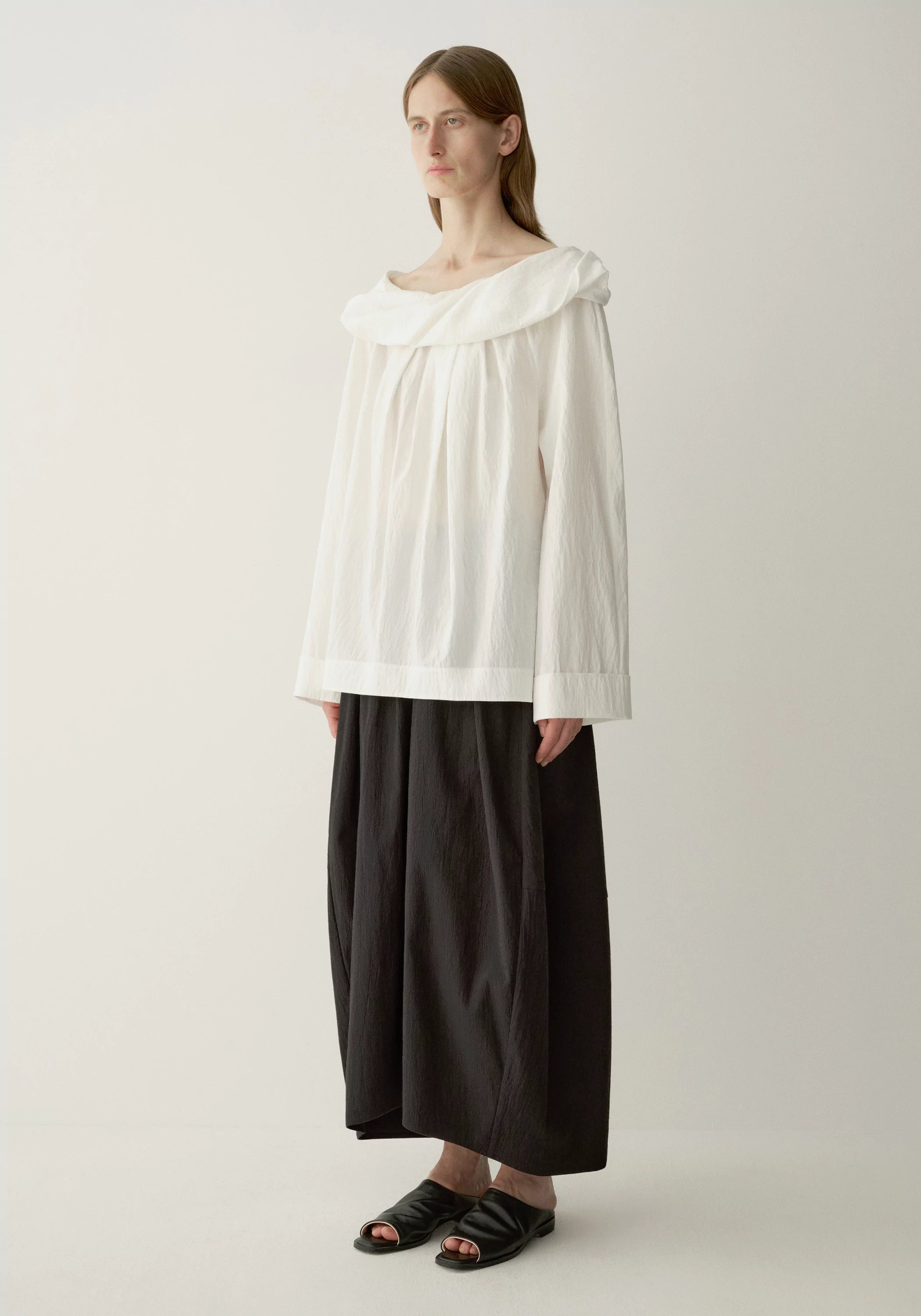 #color_off white