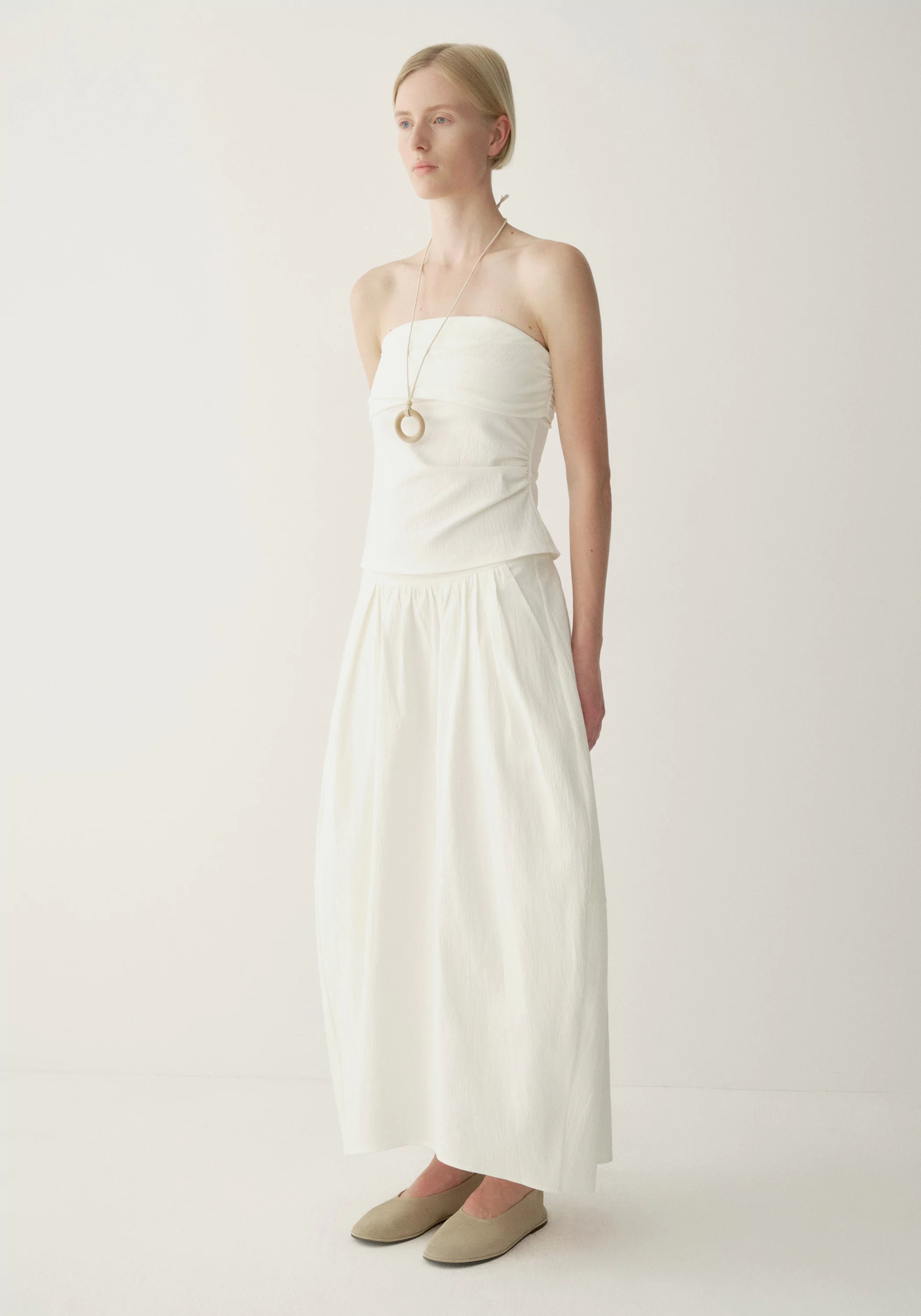 #color_off white