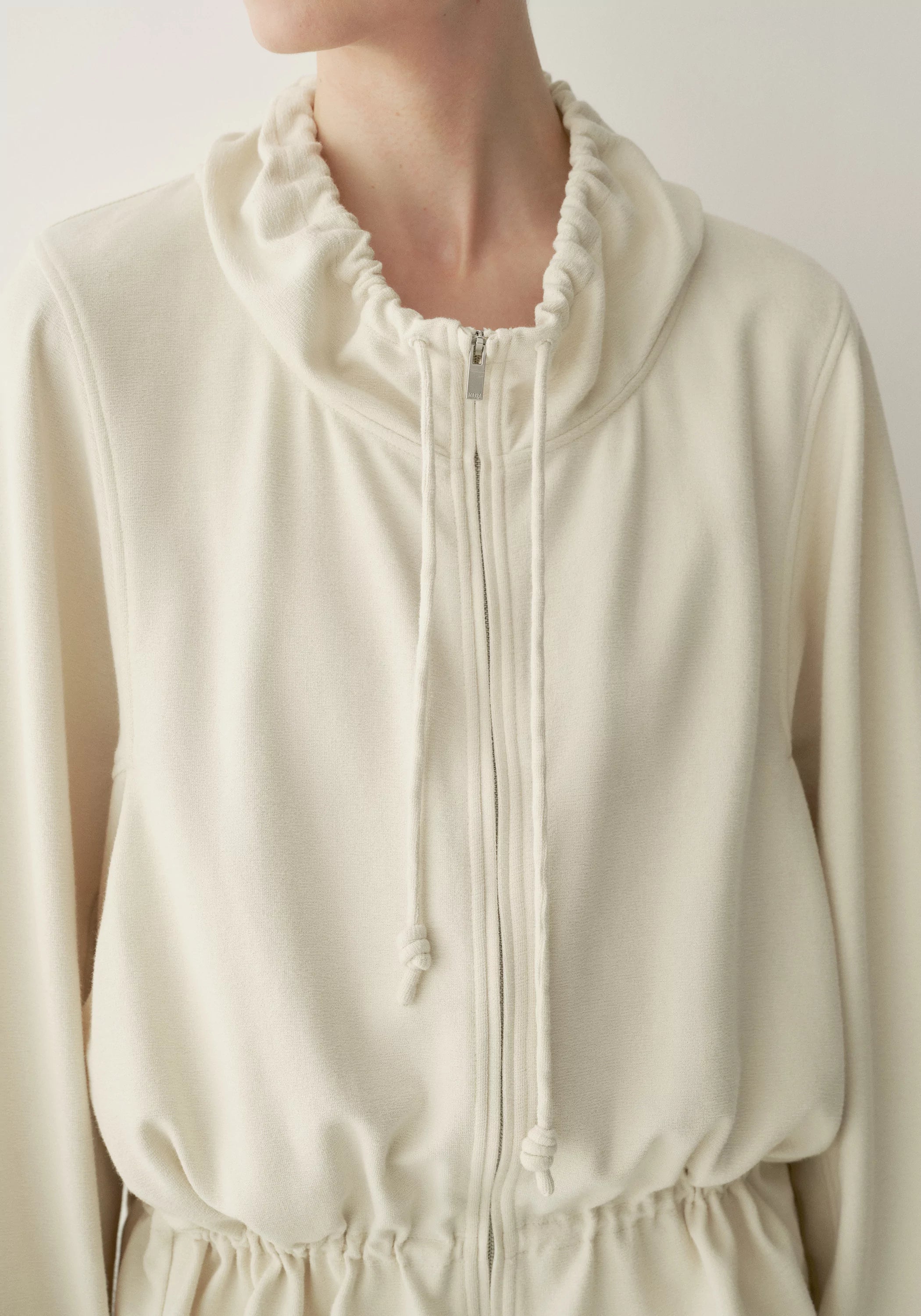#color_cream white