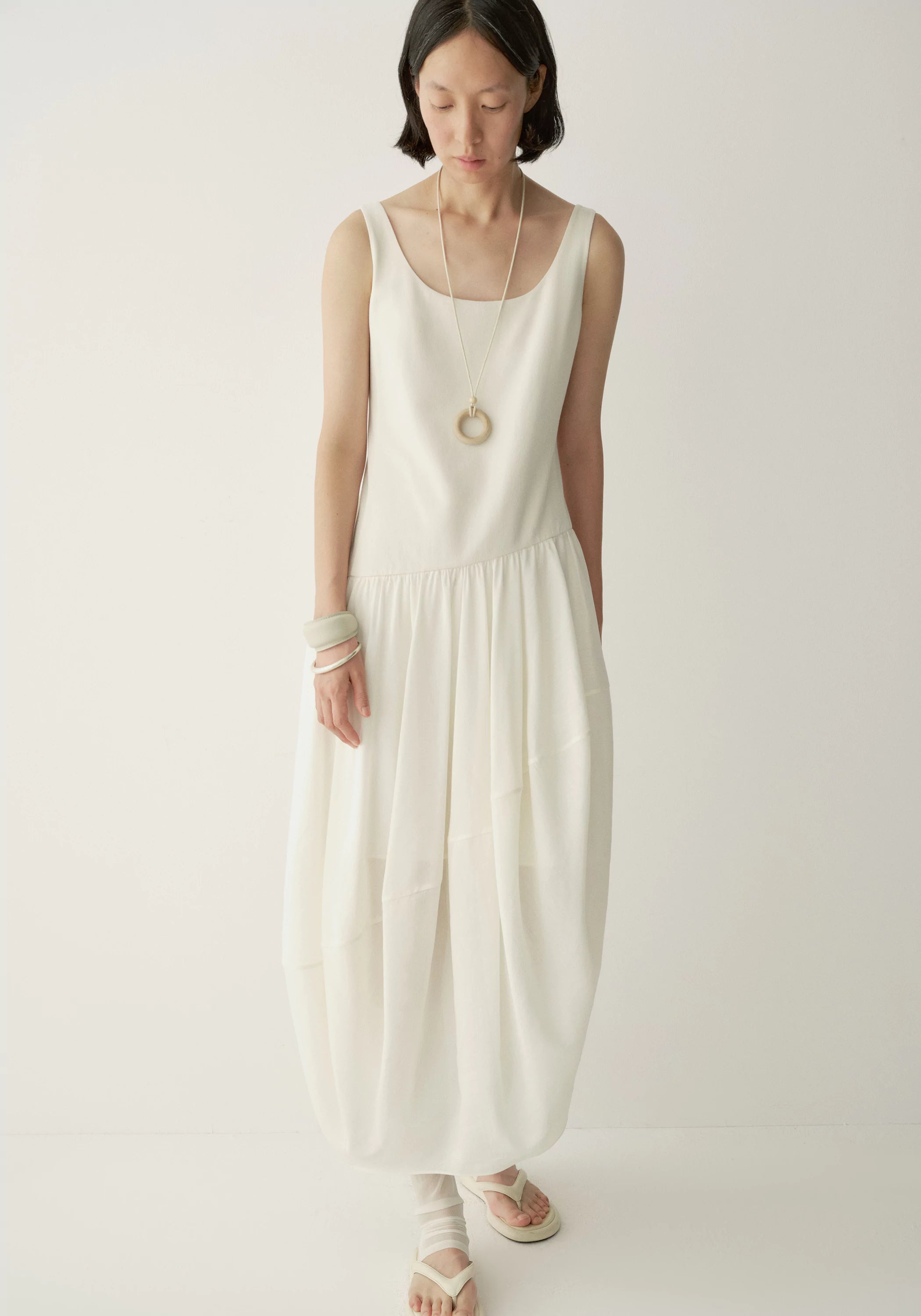 #color_cream white