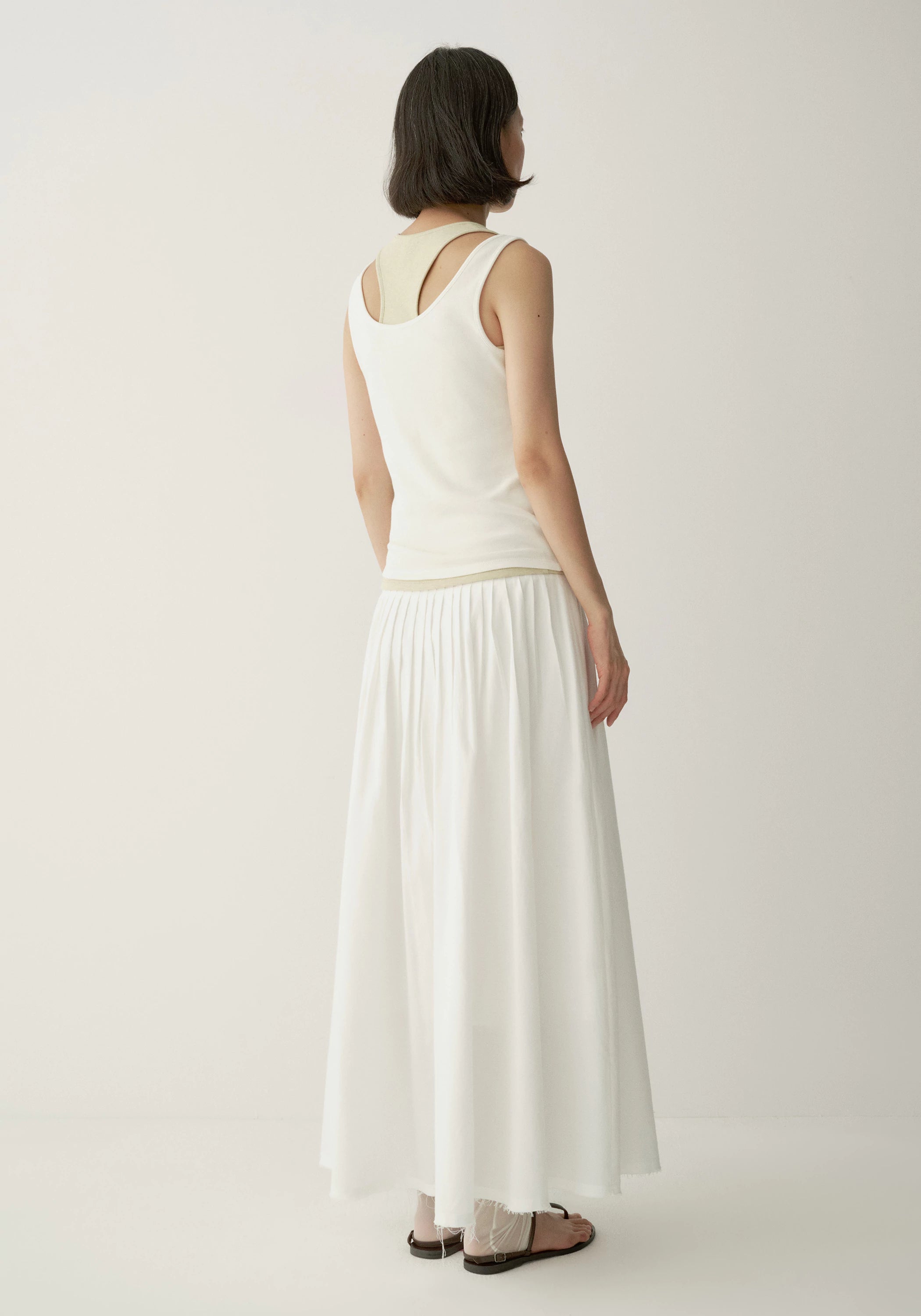 #color_off white