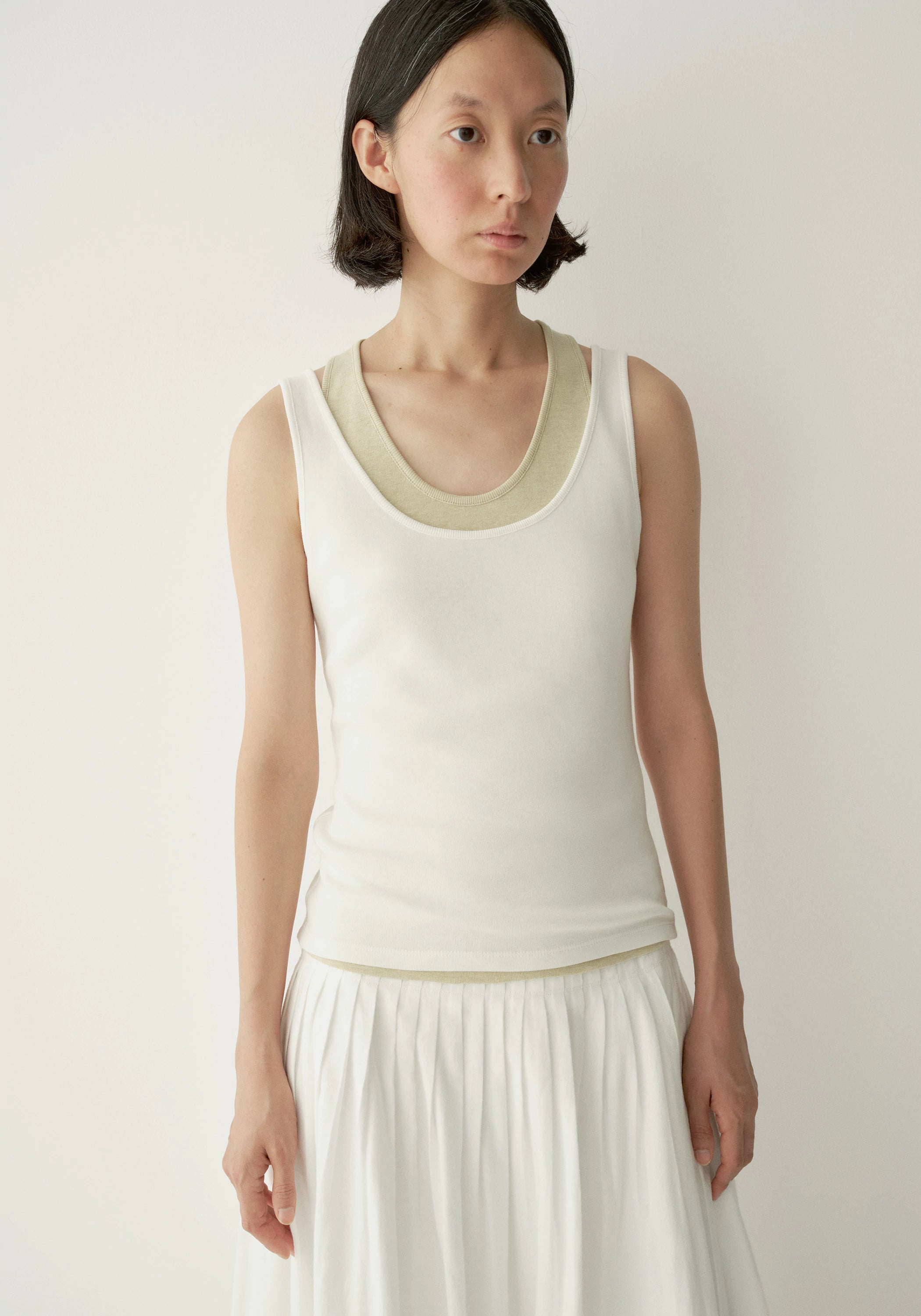 #color_off white