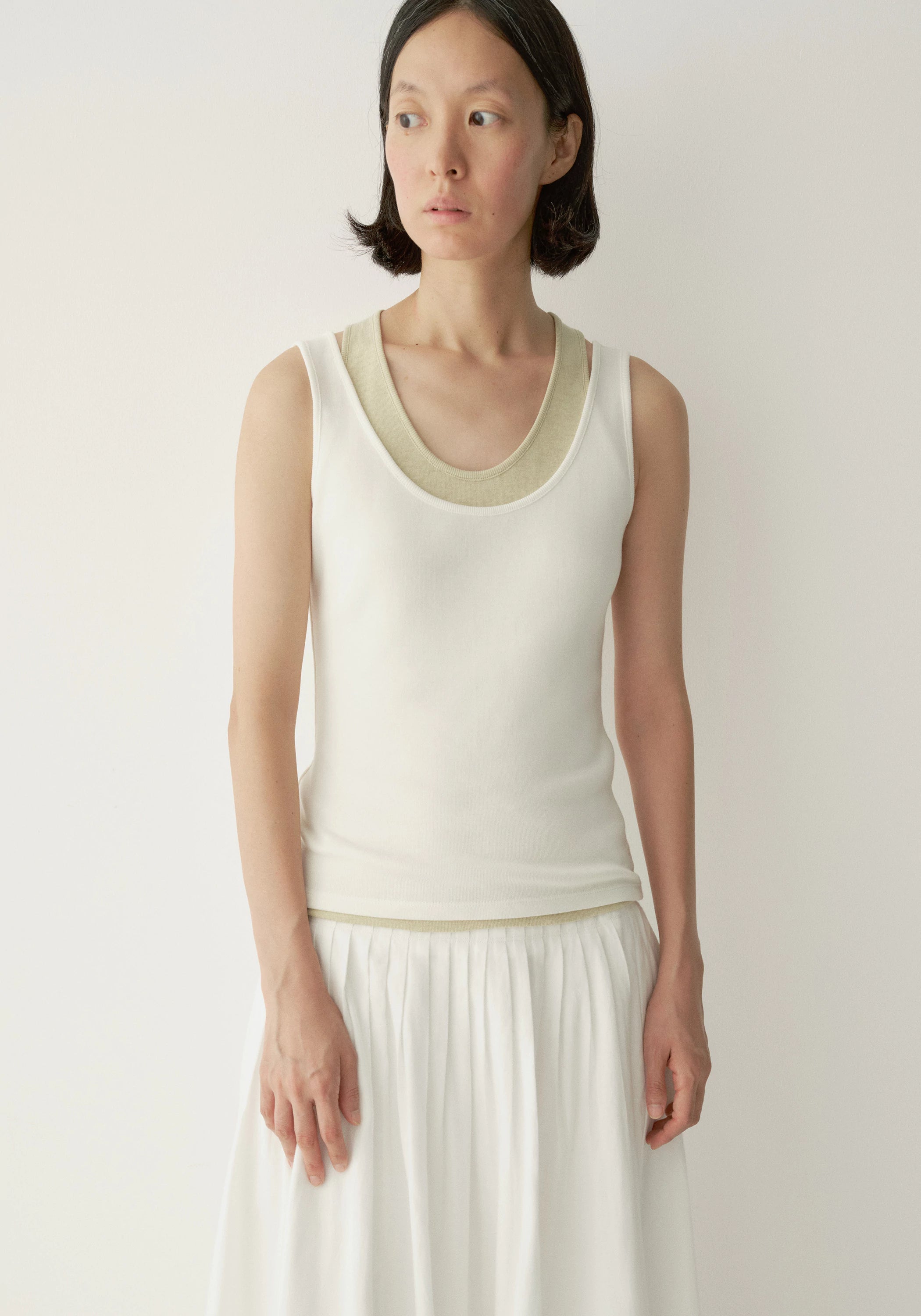 #color_off white