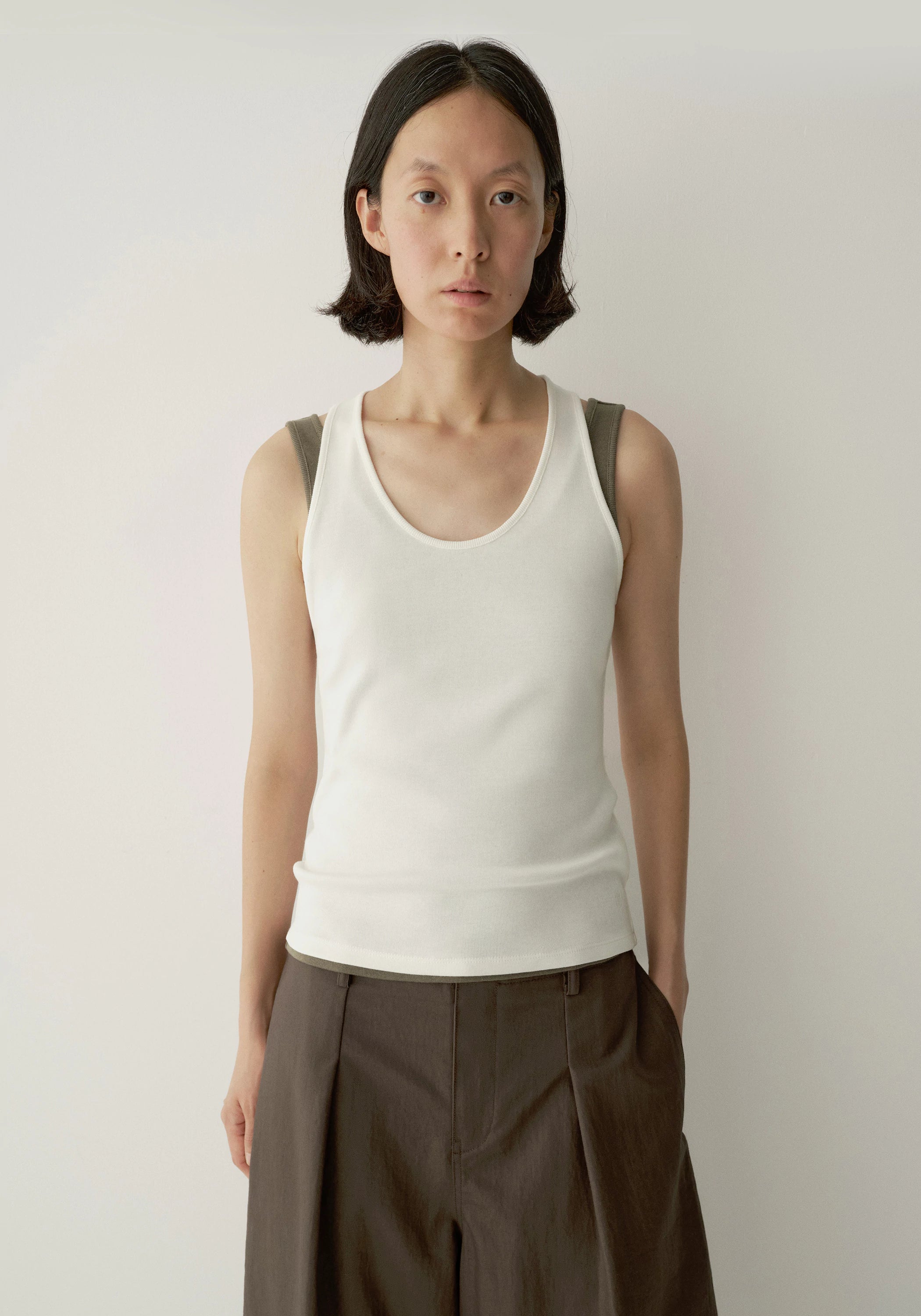 #color_off white
