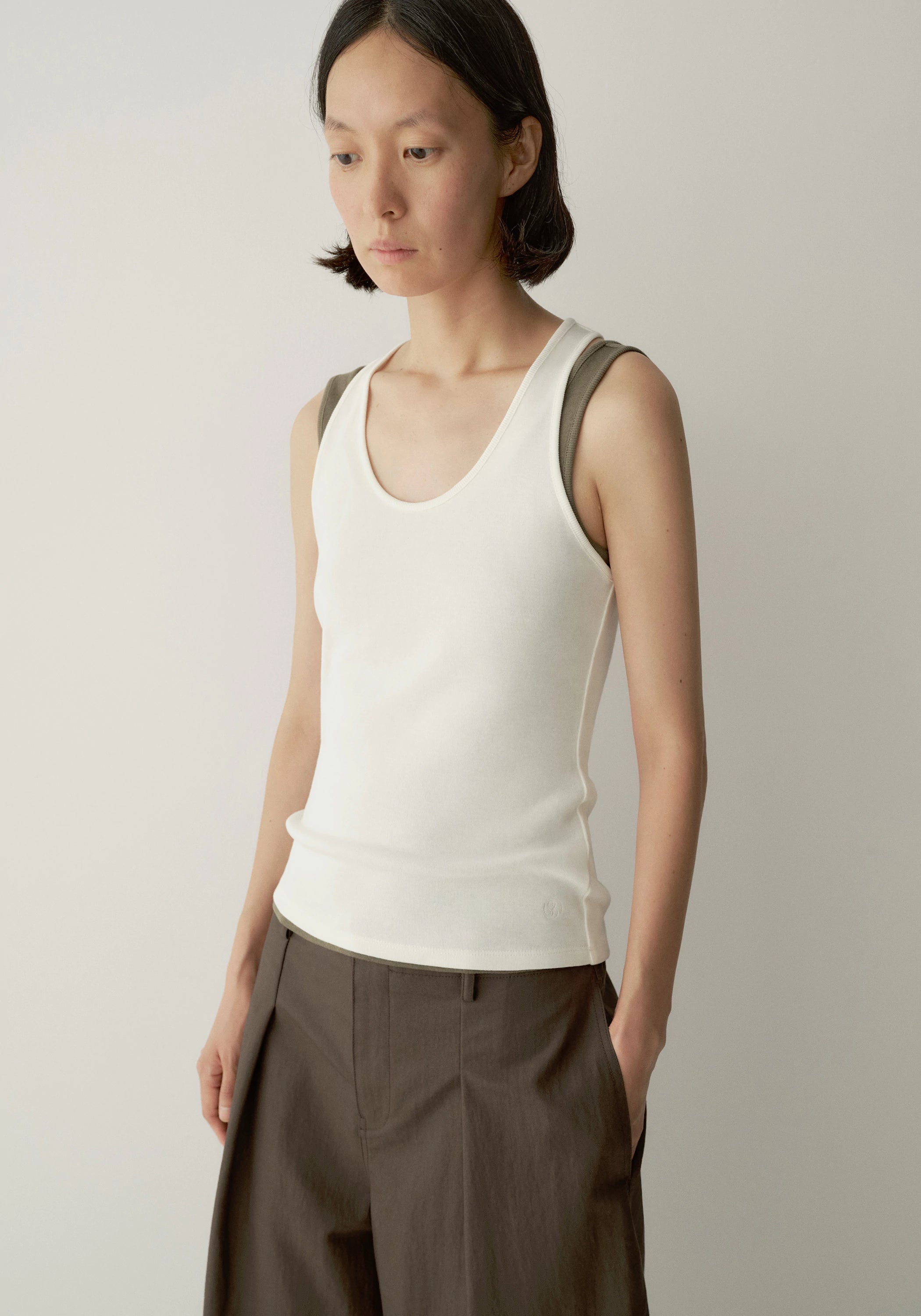 #color_off white