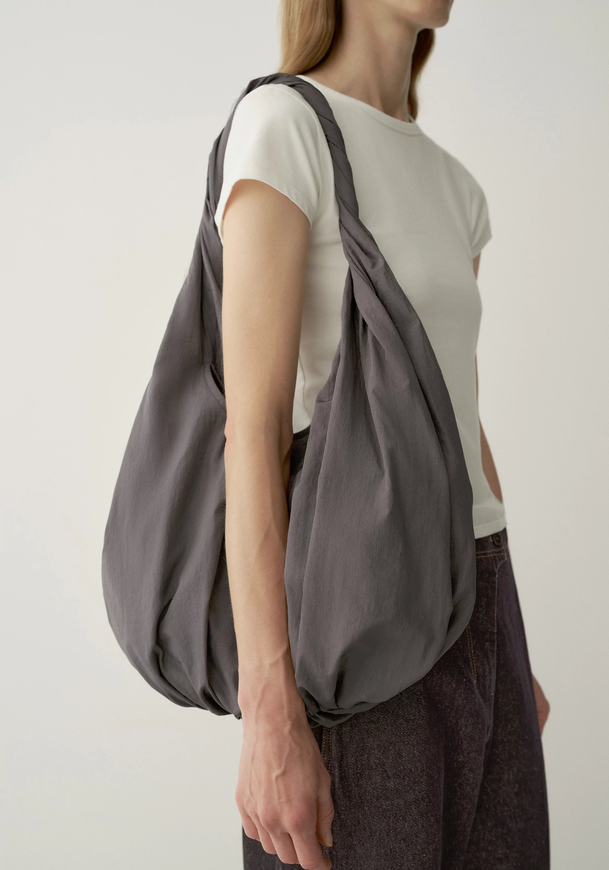 #color_mid gray