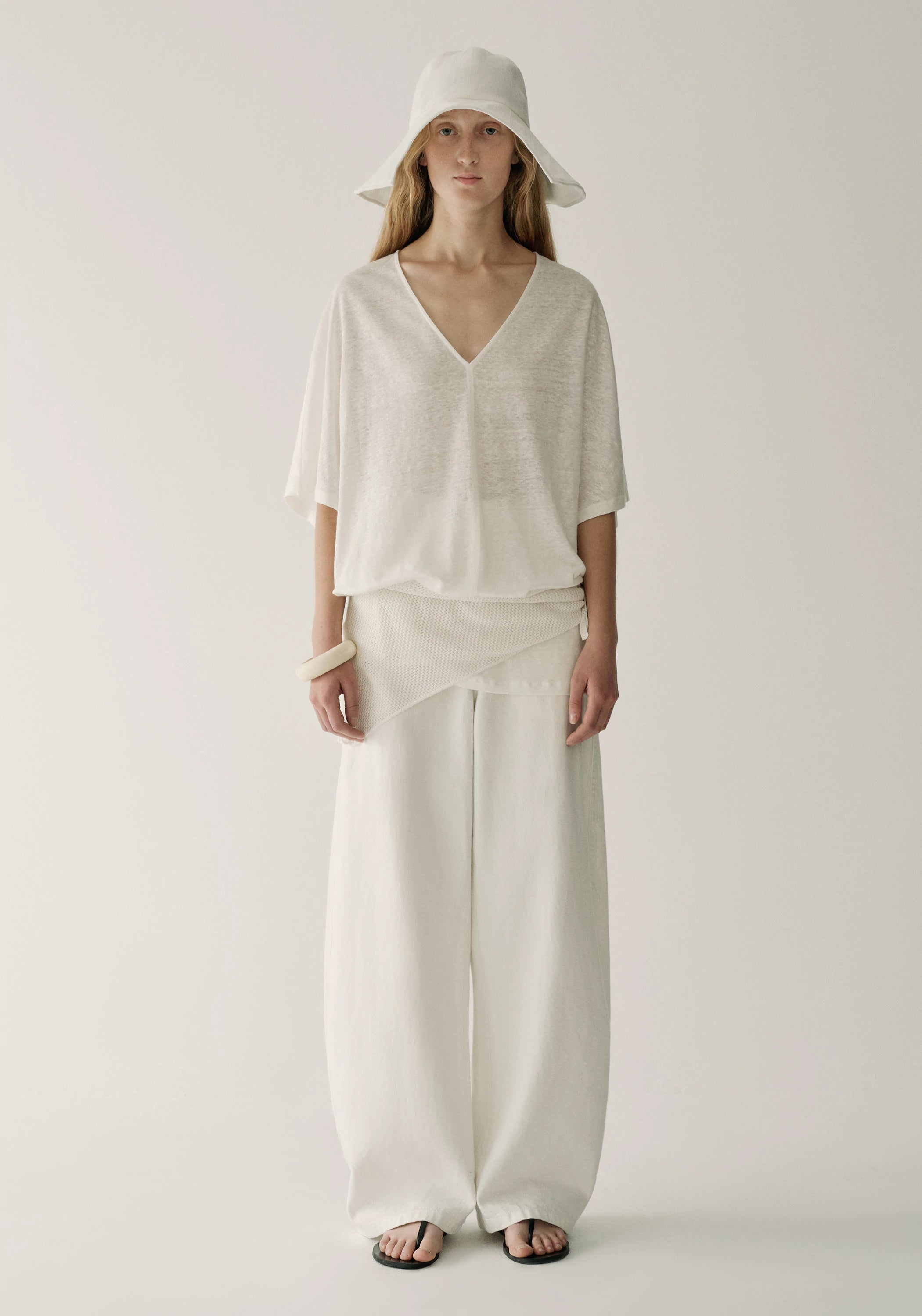 #color_off white