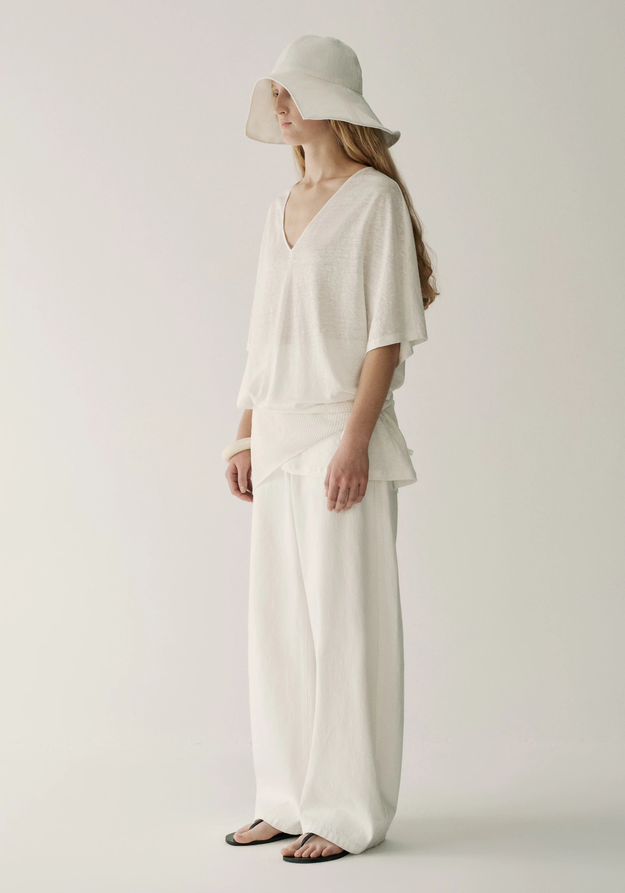 #color_off white