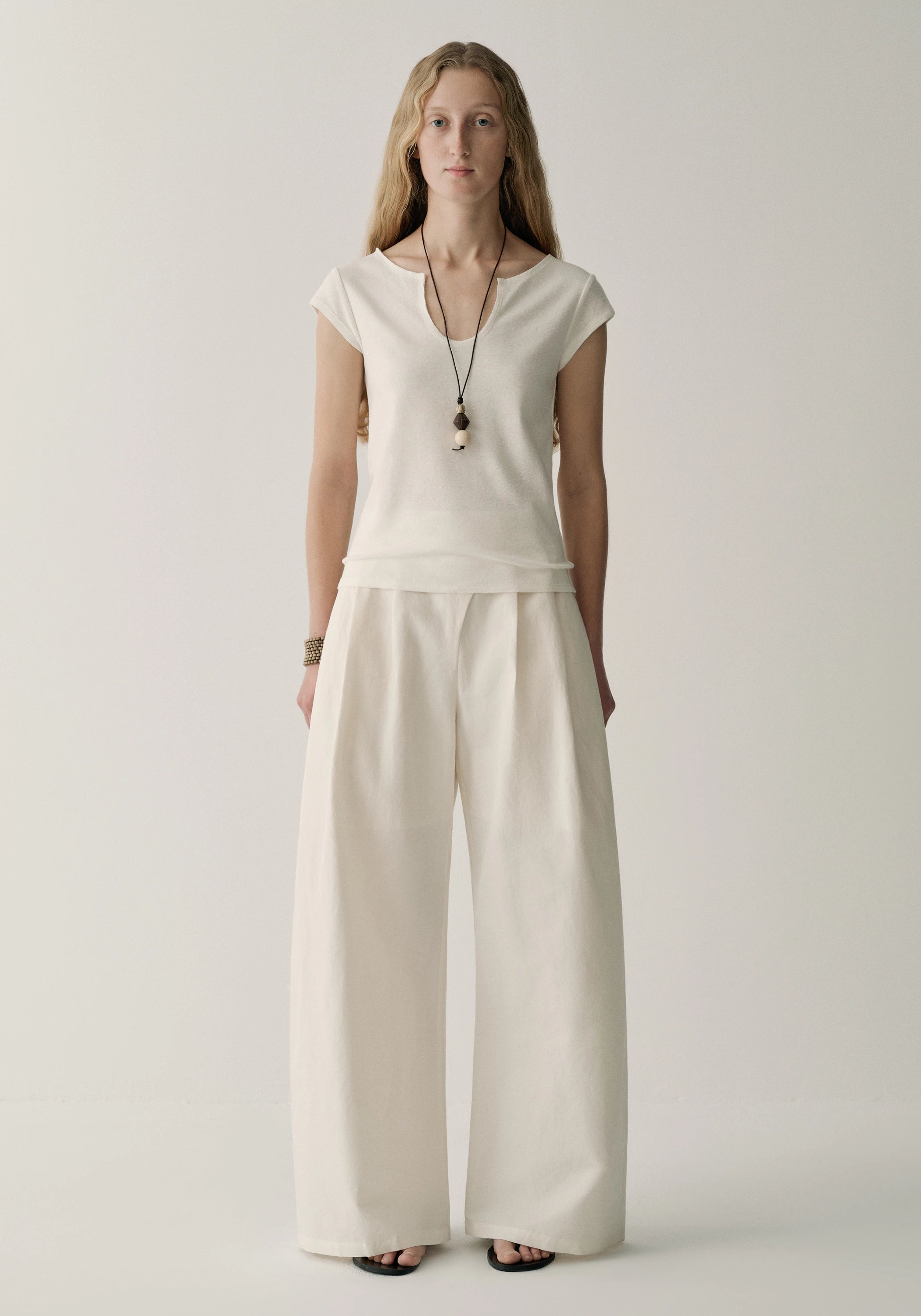 #color_off white