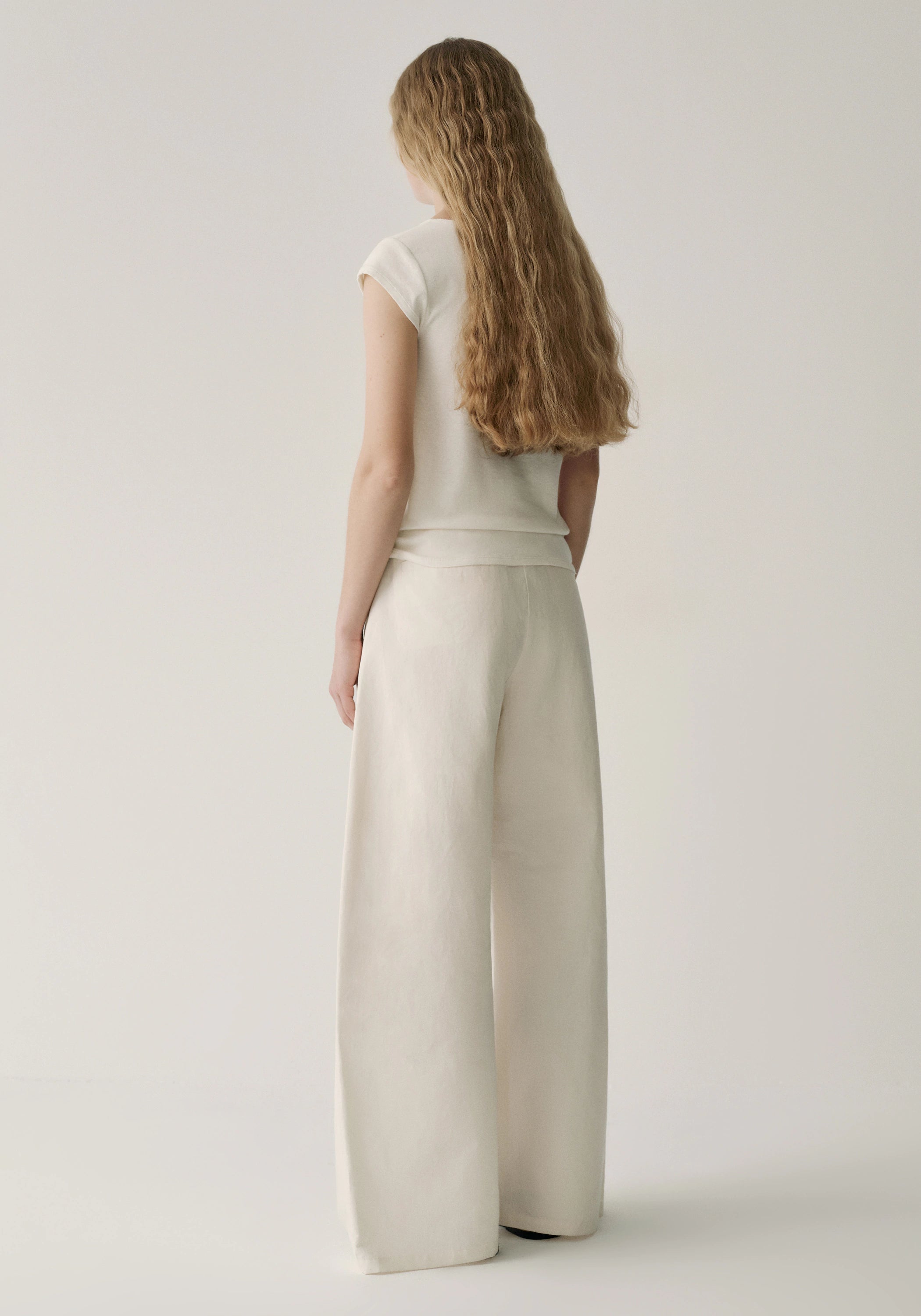#color_off white