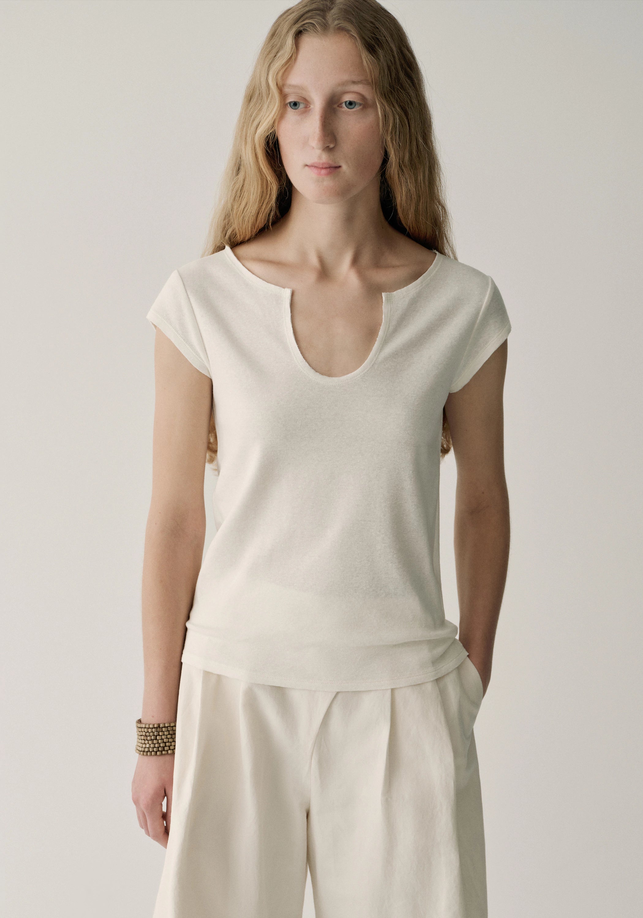 #color_off white