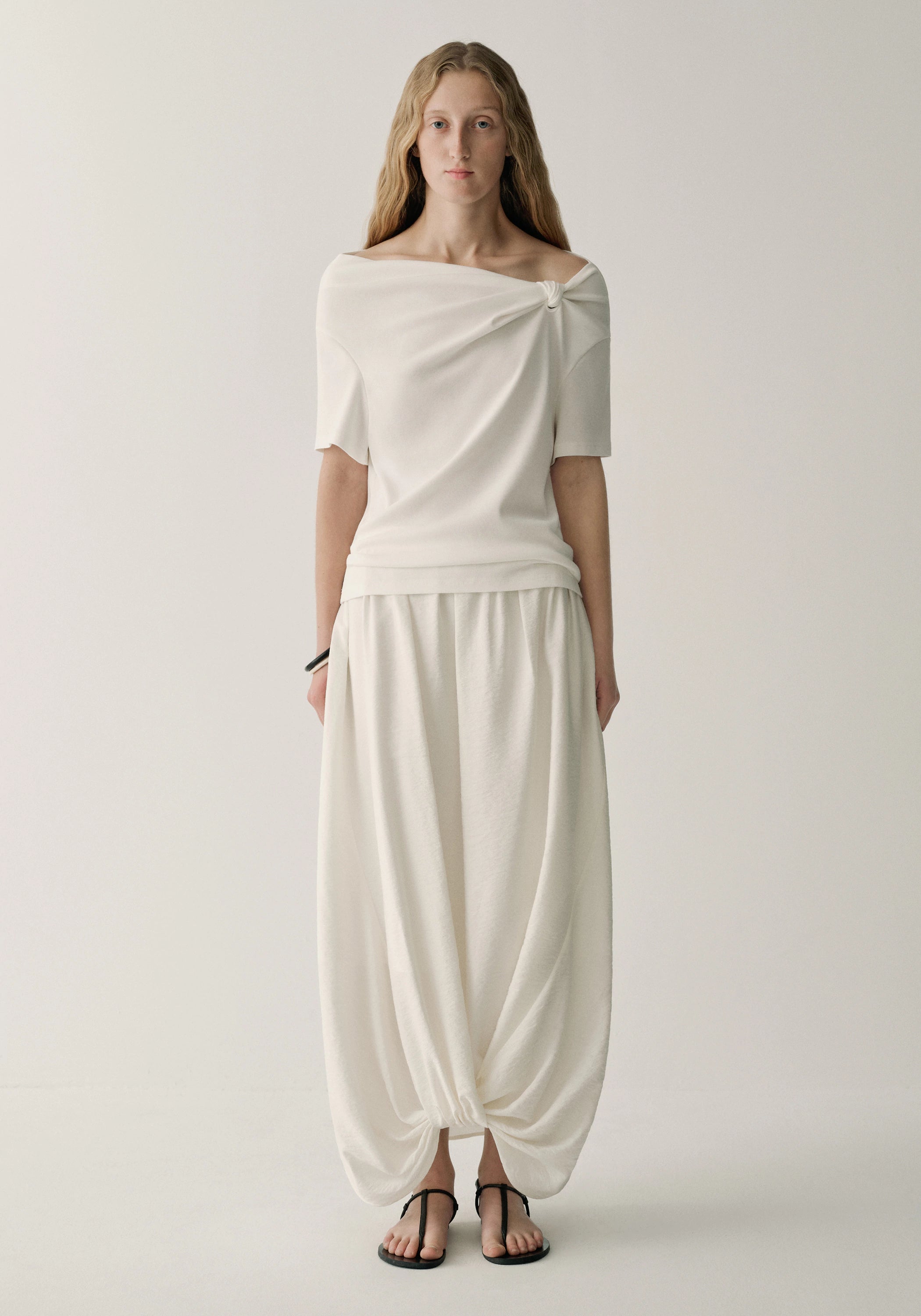 #color_off white