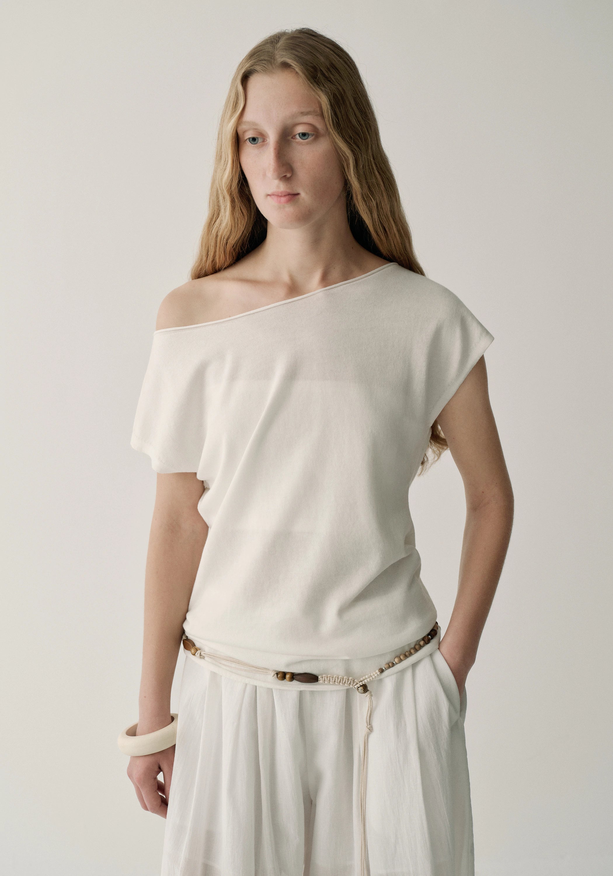 #color_off white