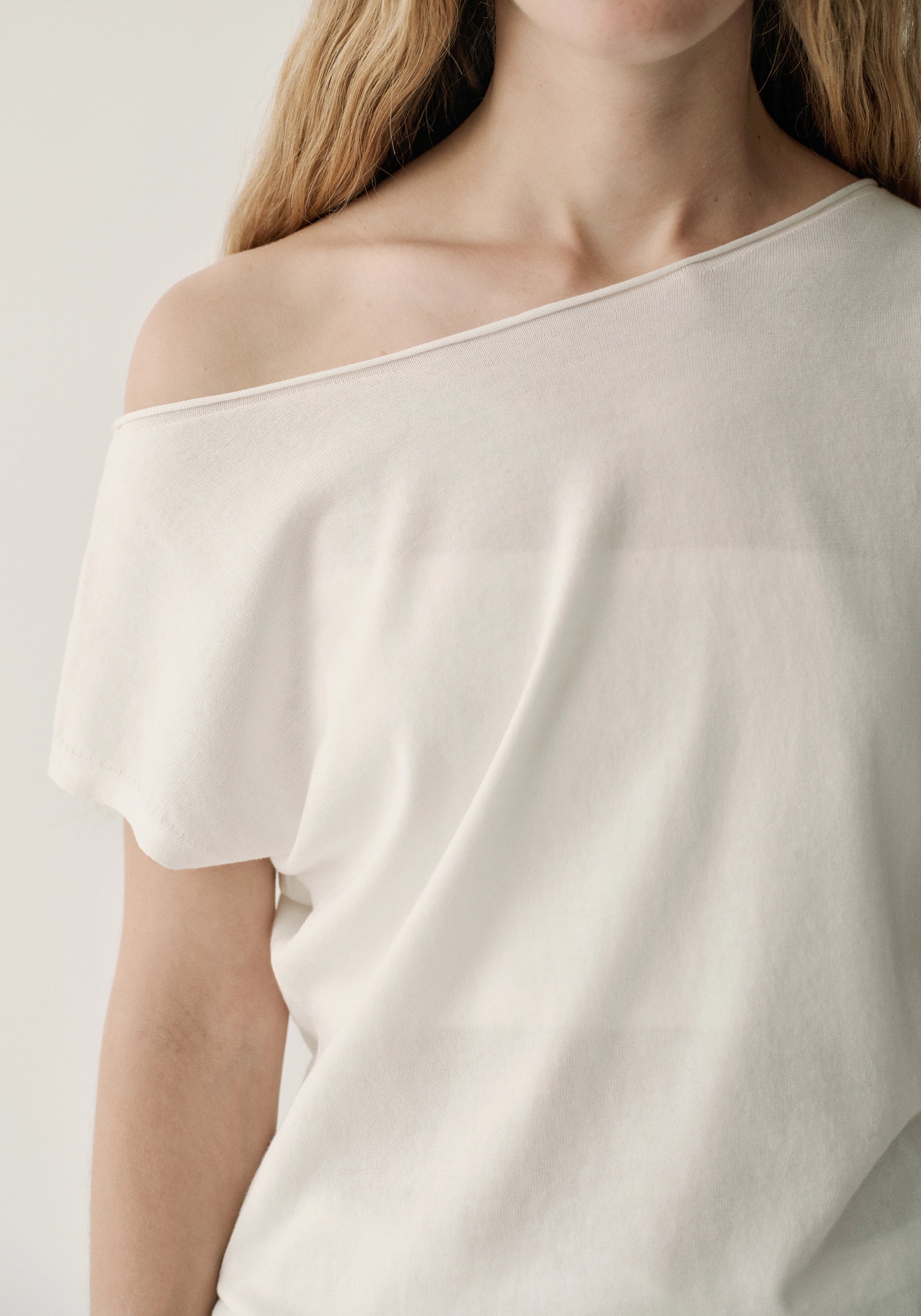 #color_off white