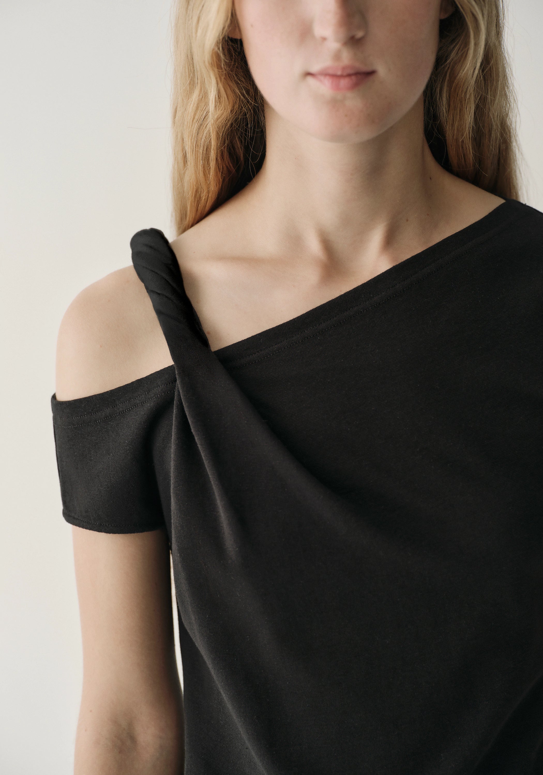 One-shoulder Twist Rib T-shirt