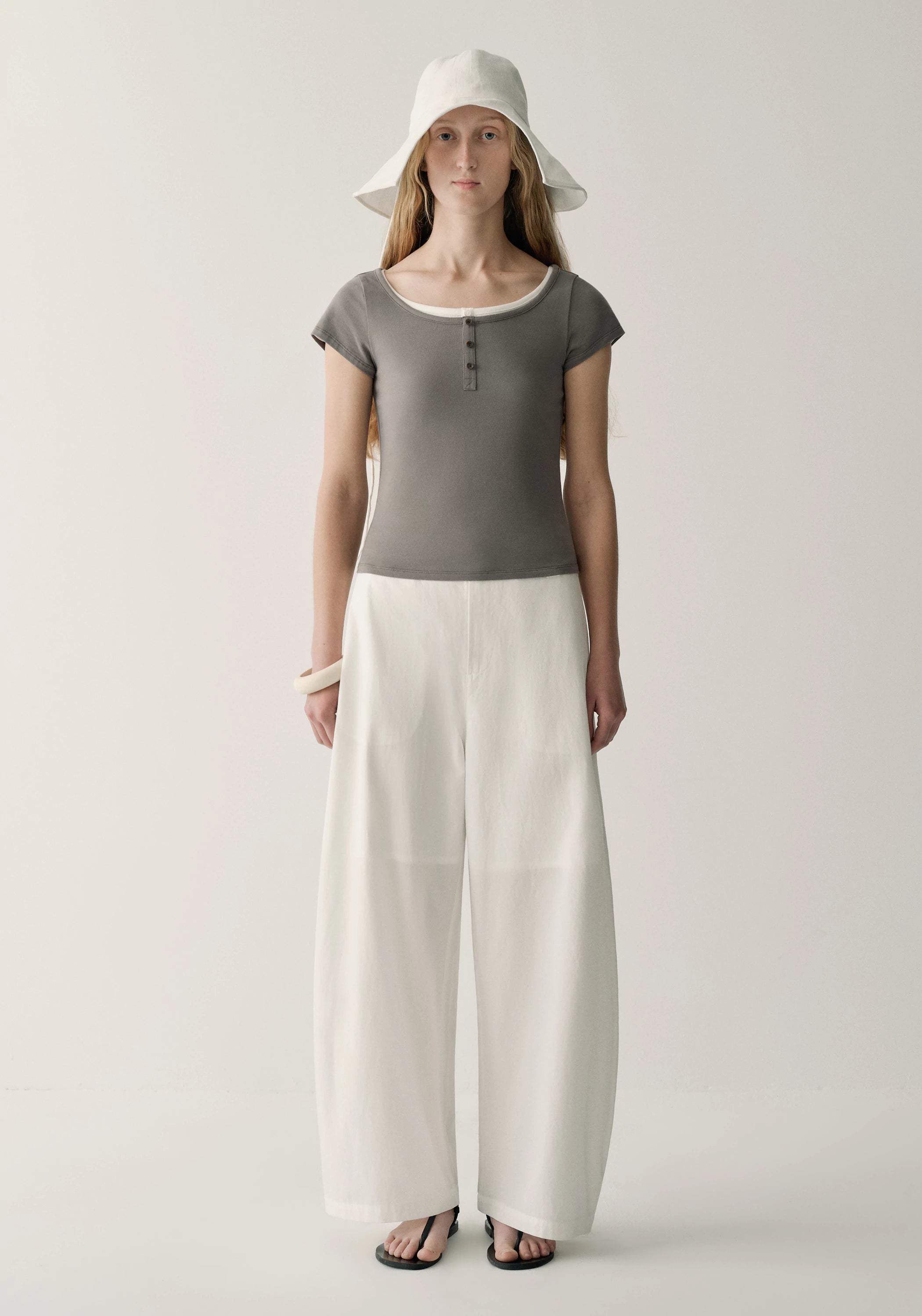 #color_mid gray