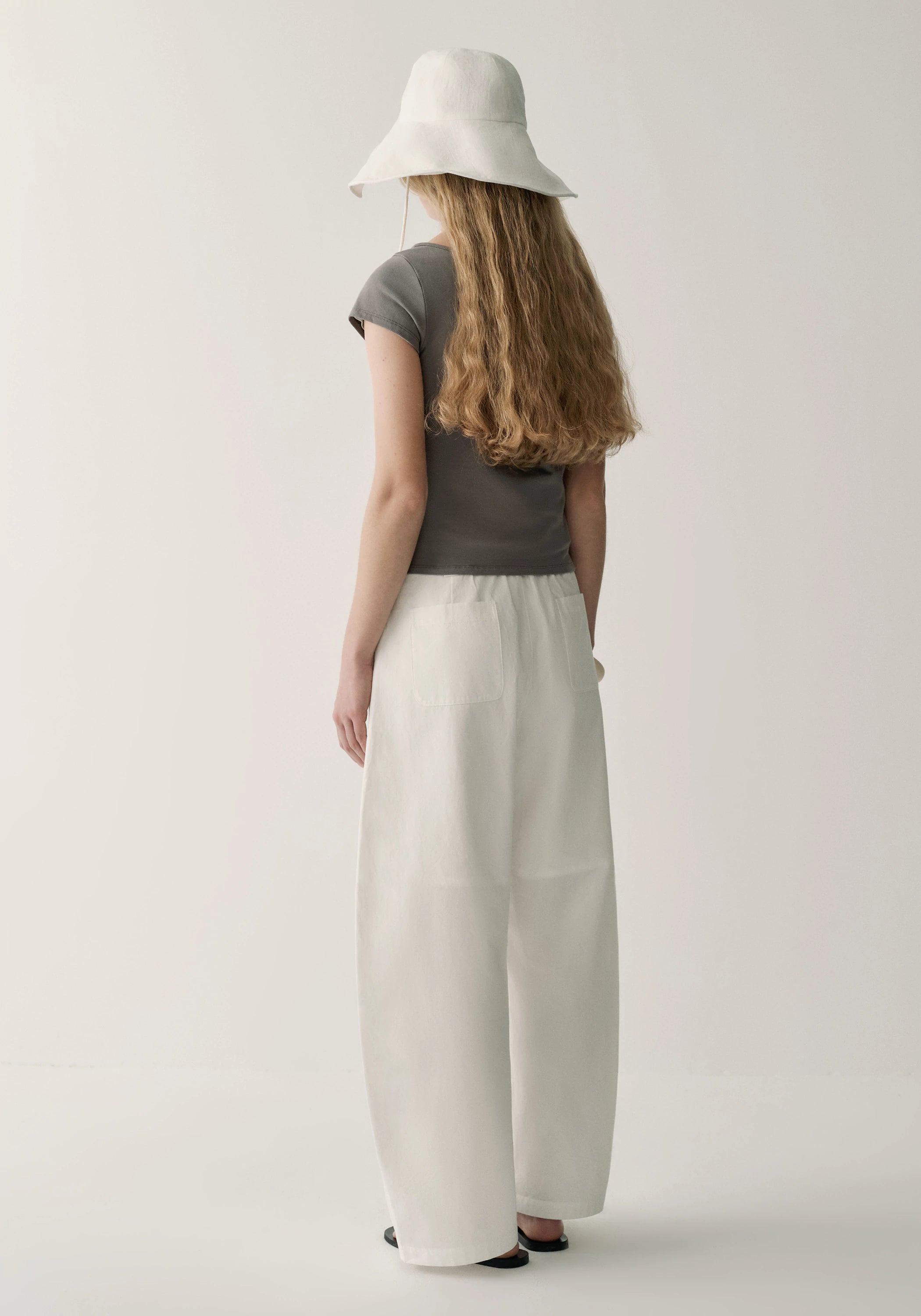 #color_mid gray