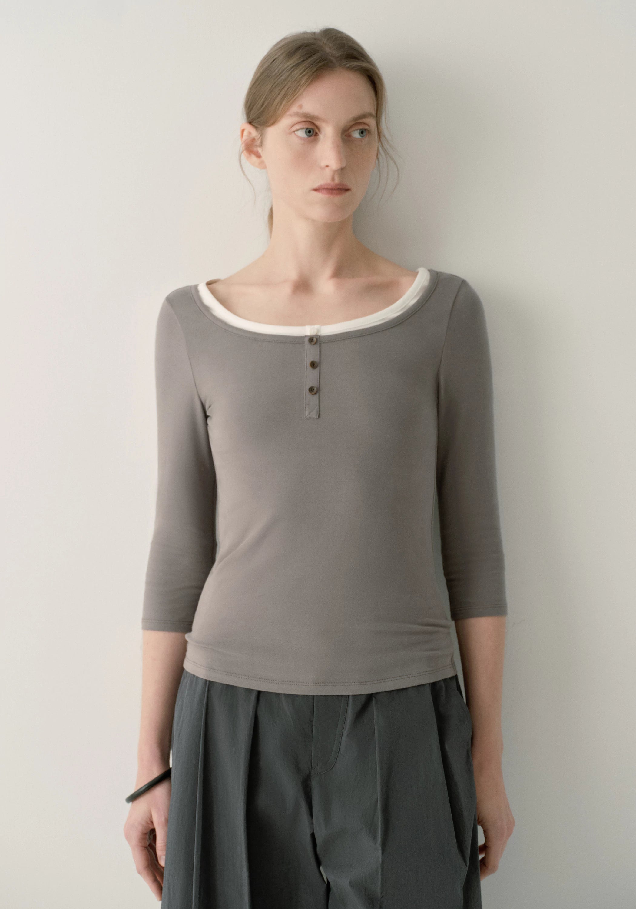 #color_mid gray