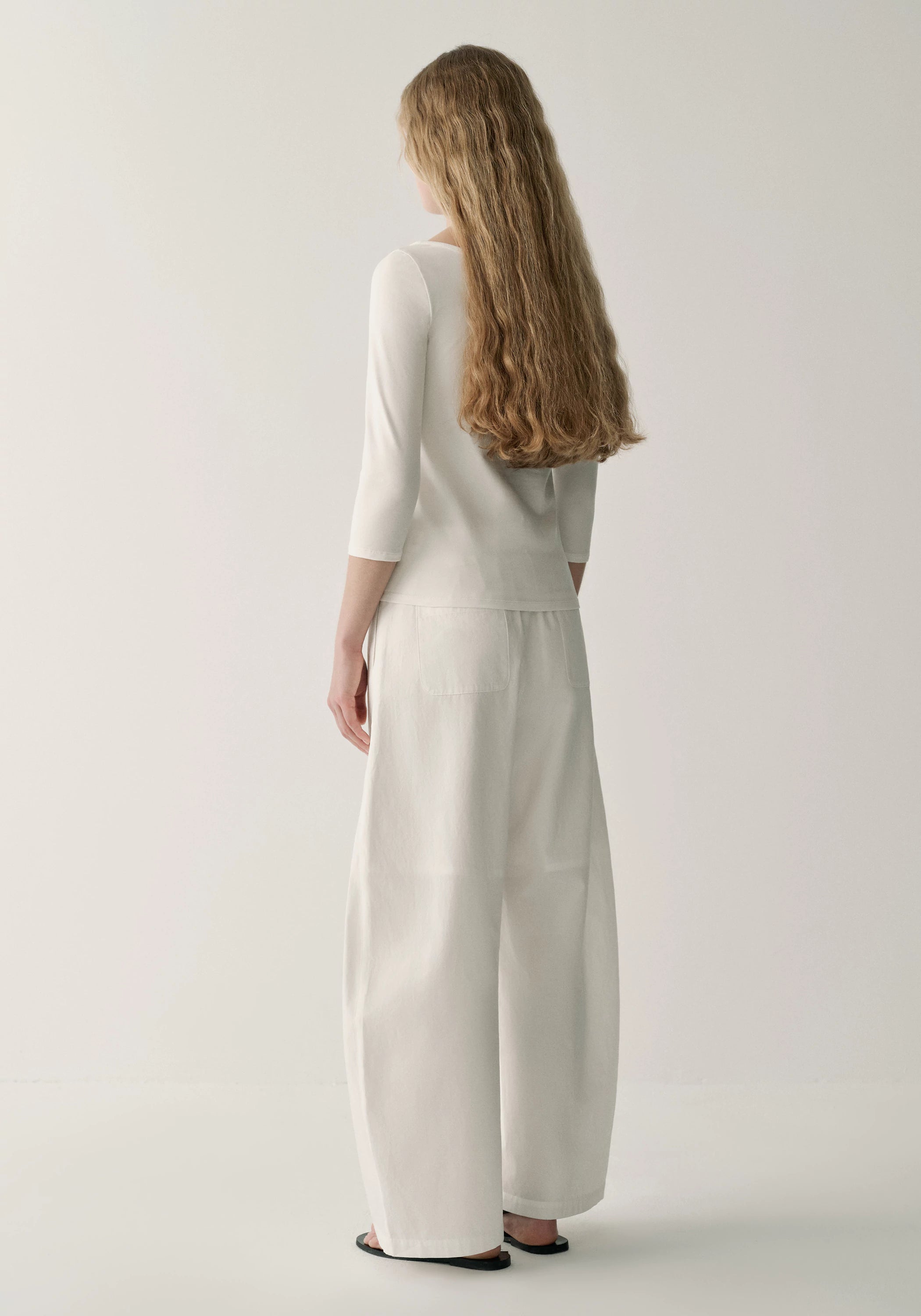 #color_off white