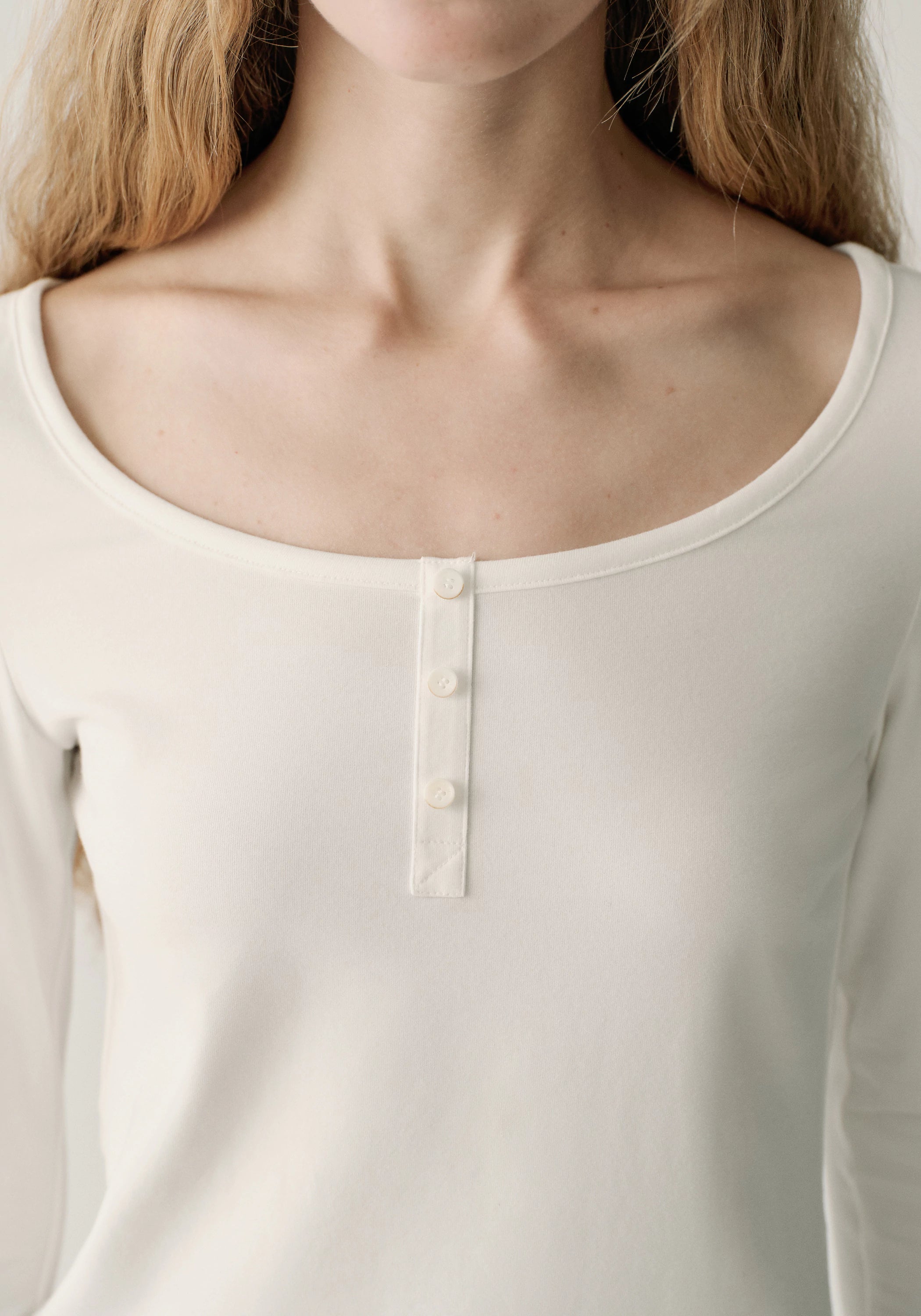 #color_off white