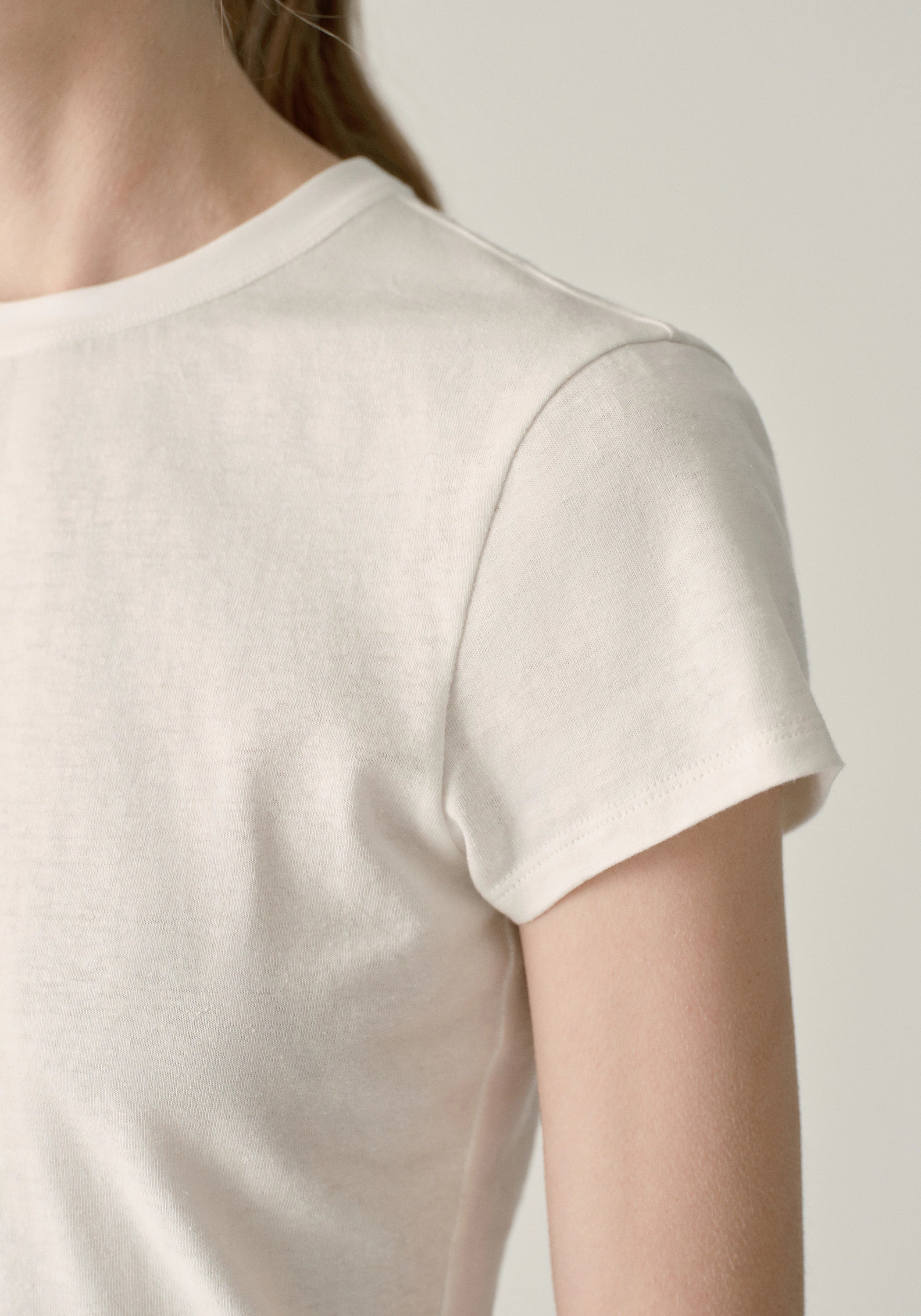#color_off white