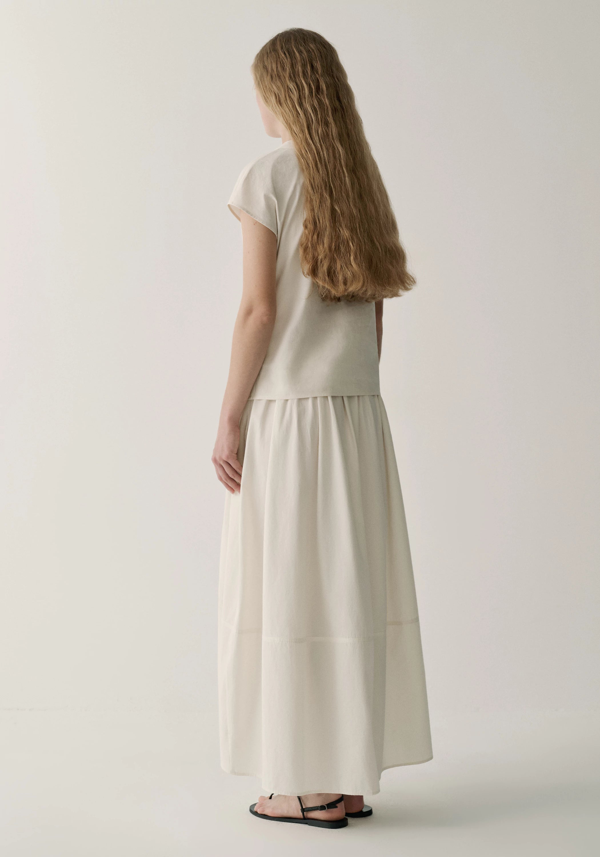 #color_off white