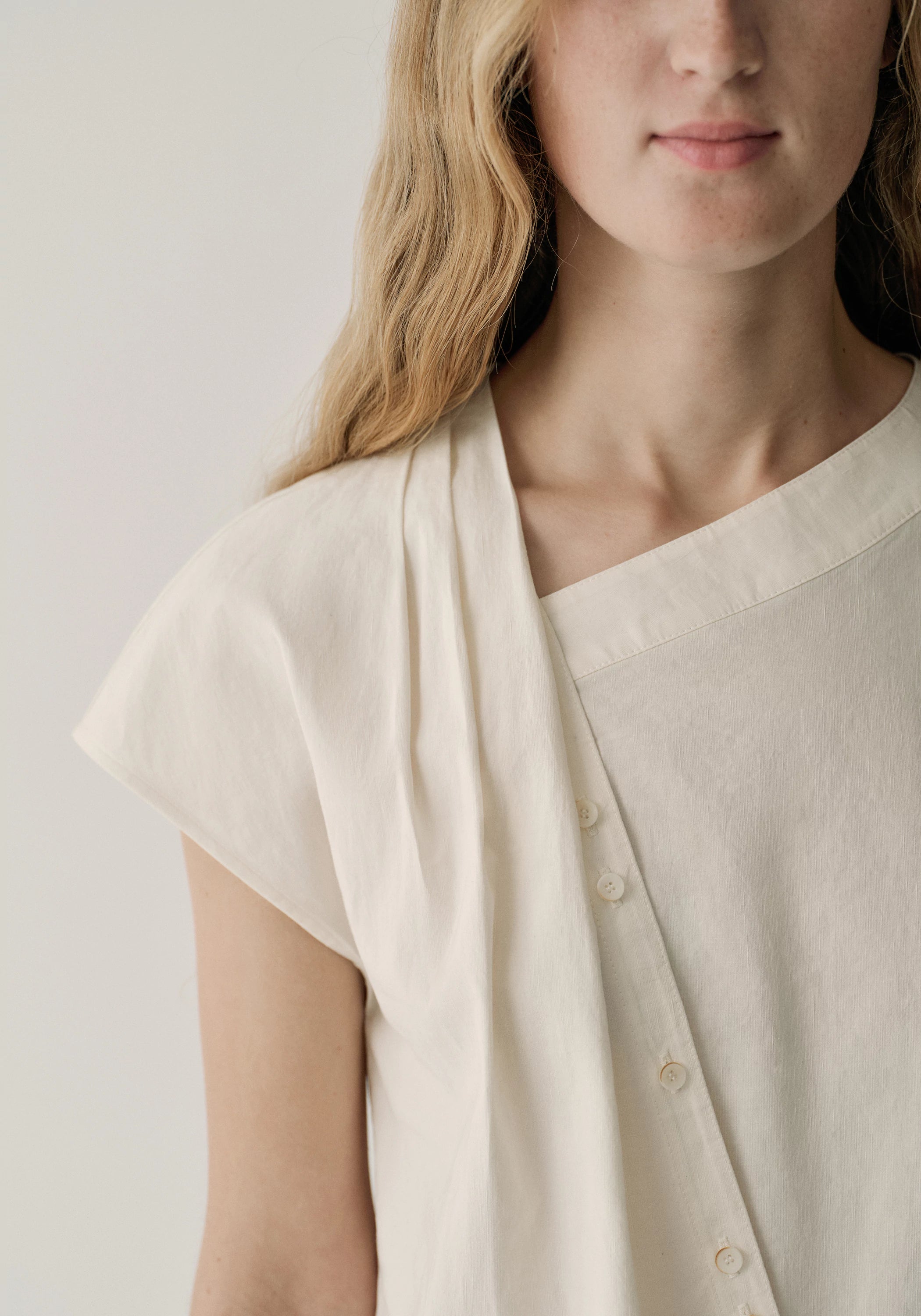 #color_off white
