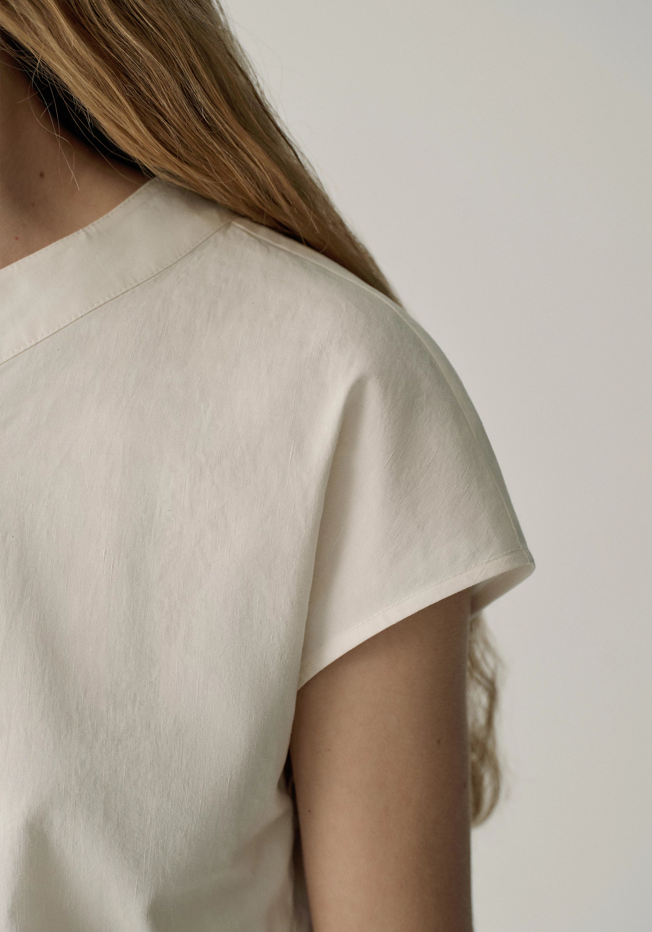 #color_off white