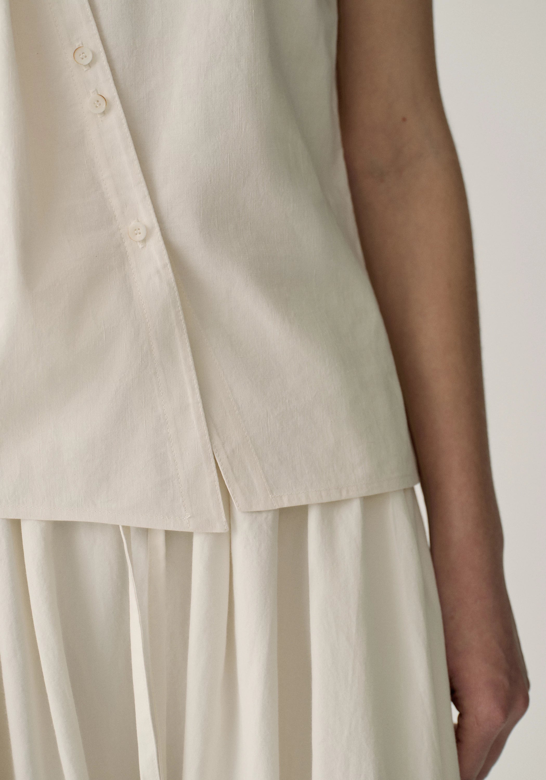 #color_off white