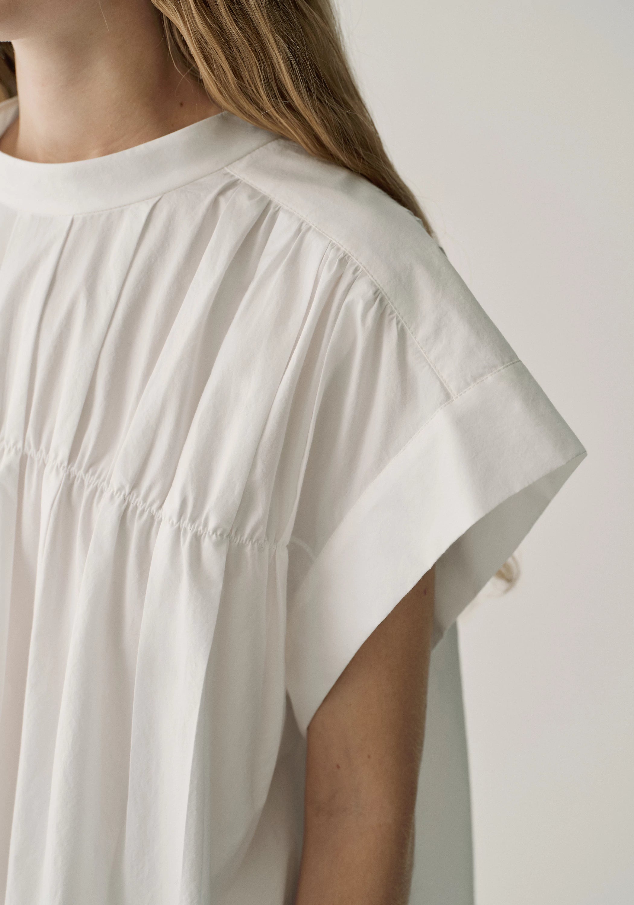 #color_off white