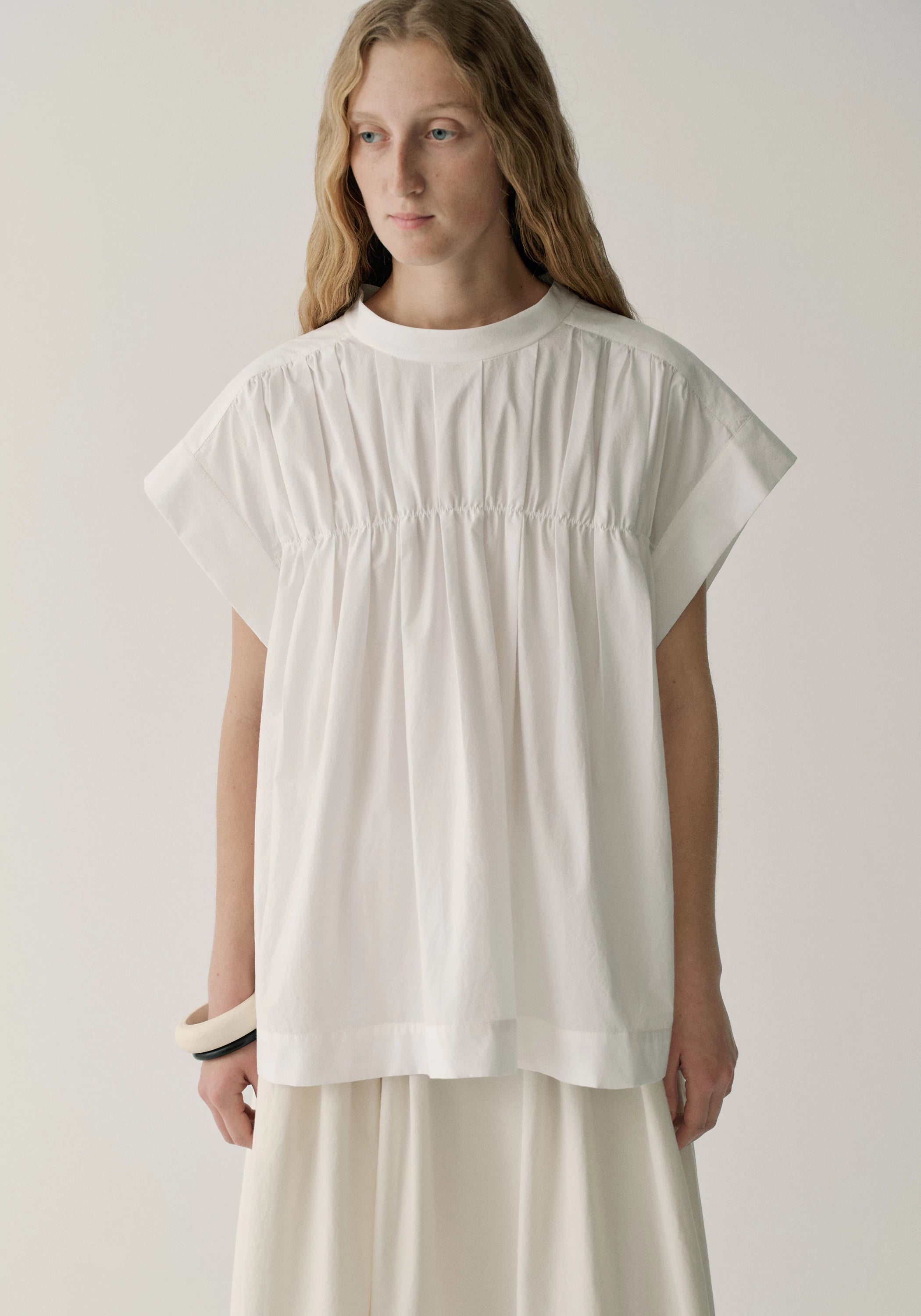 #color_off white