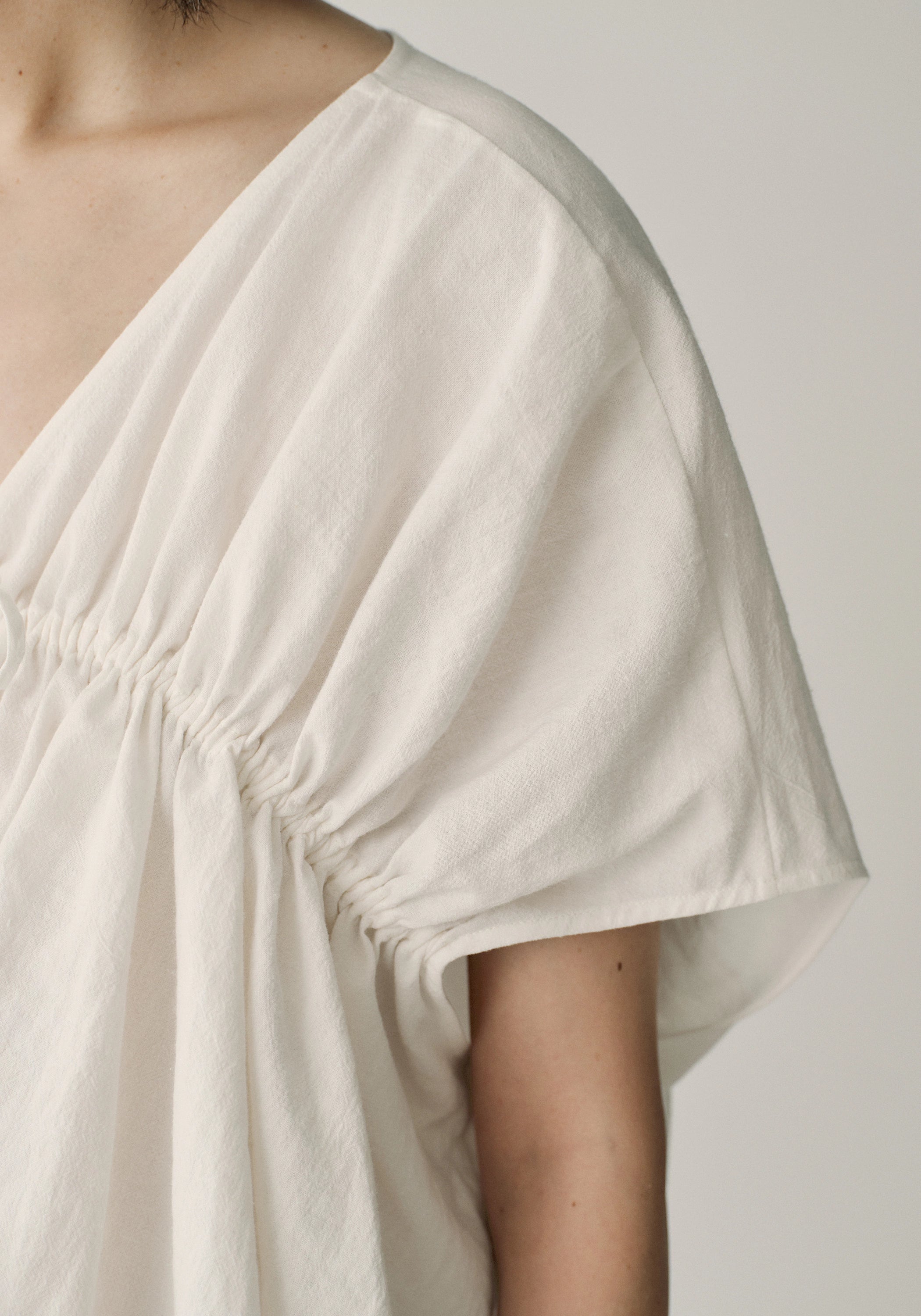 #color_off white