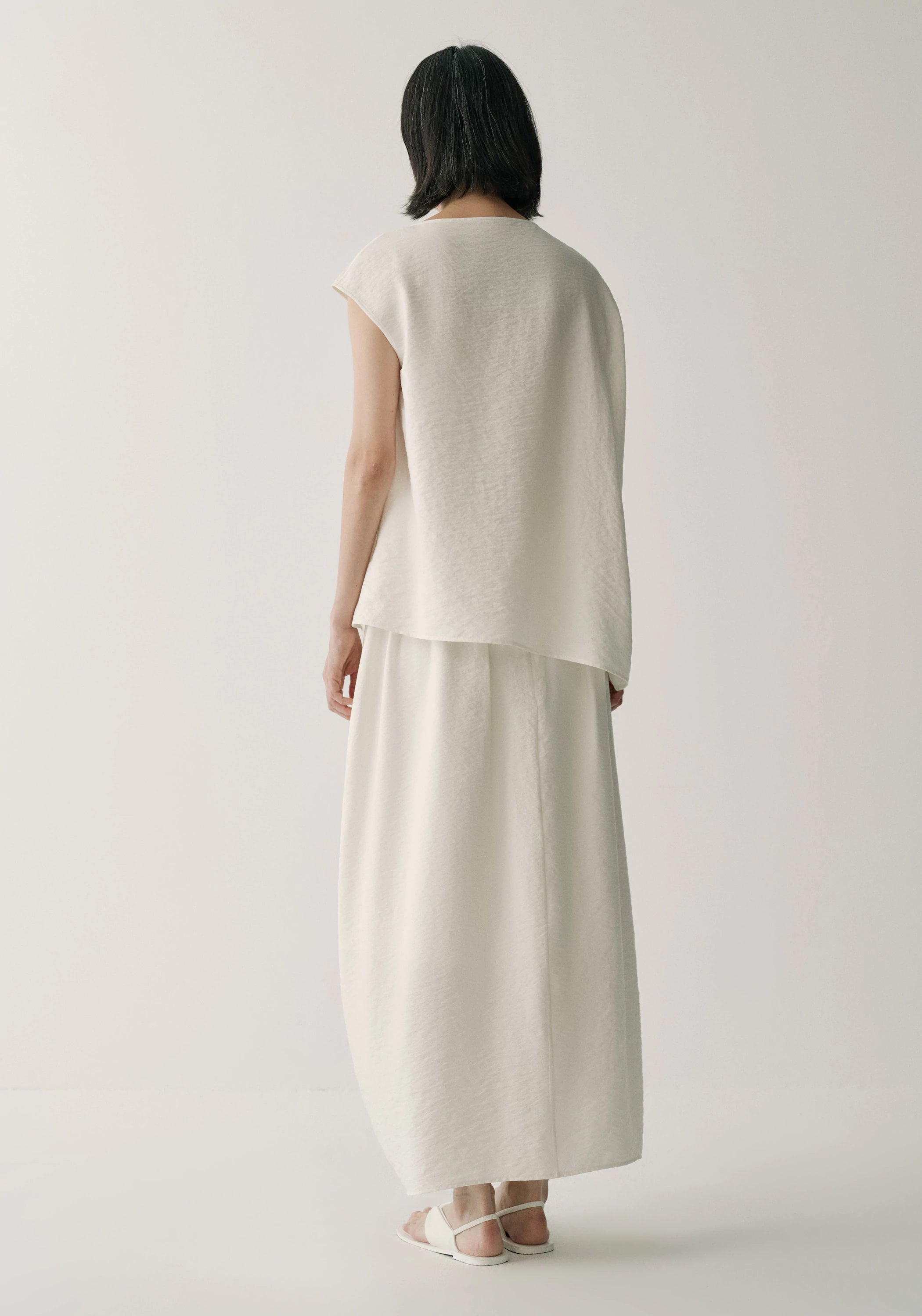 #color_off white